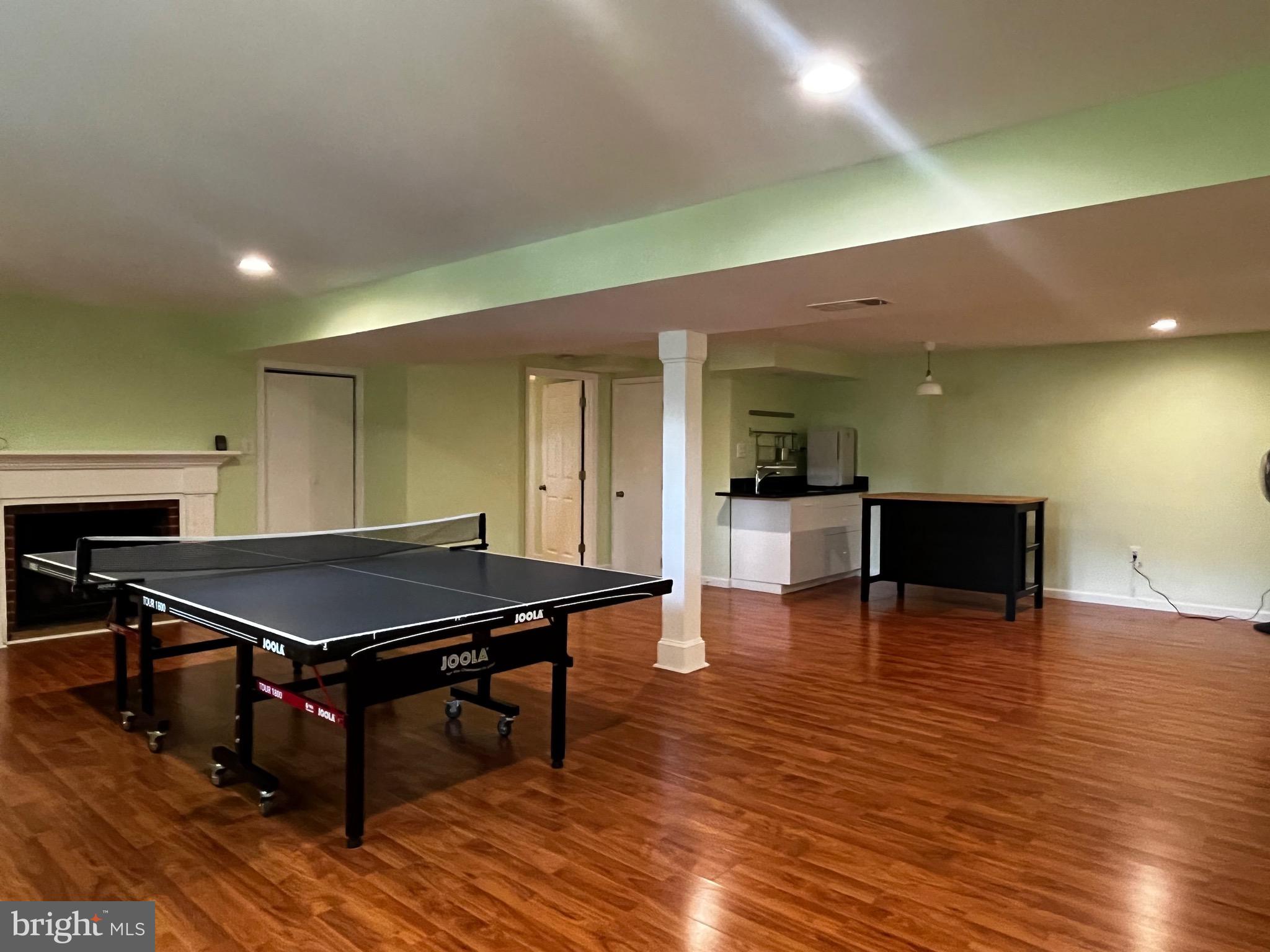 EL NIDO - Residential Lease