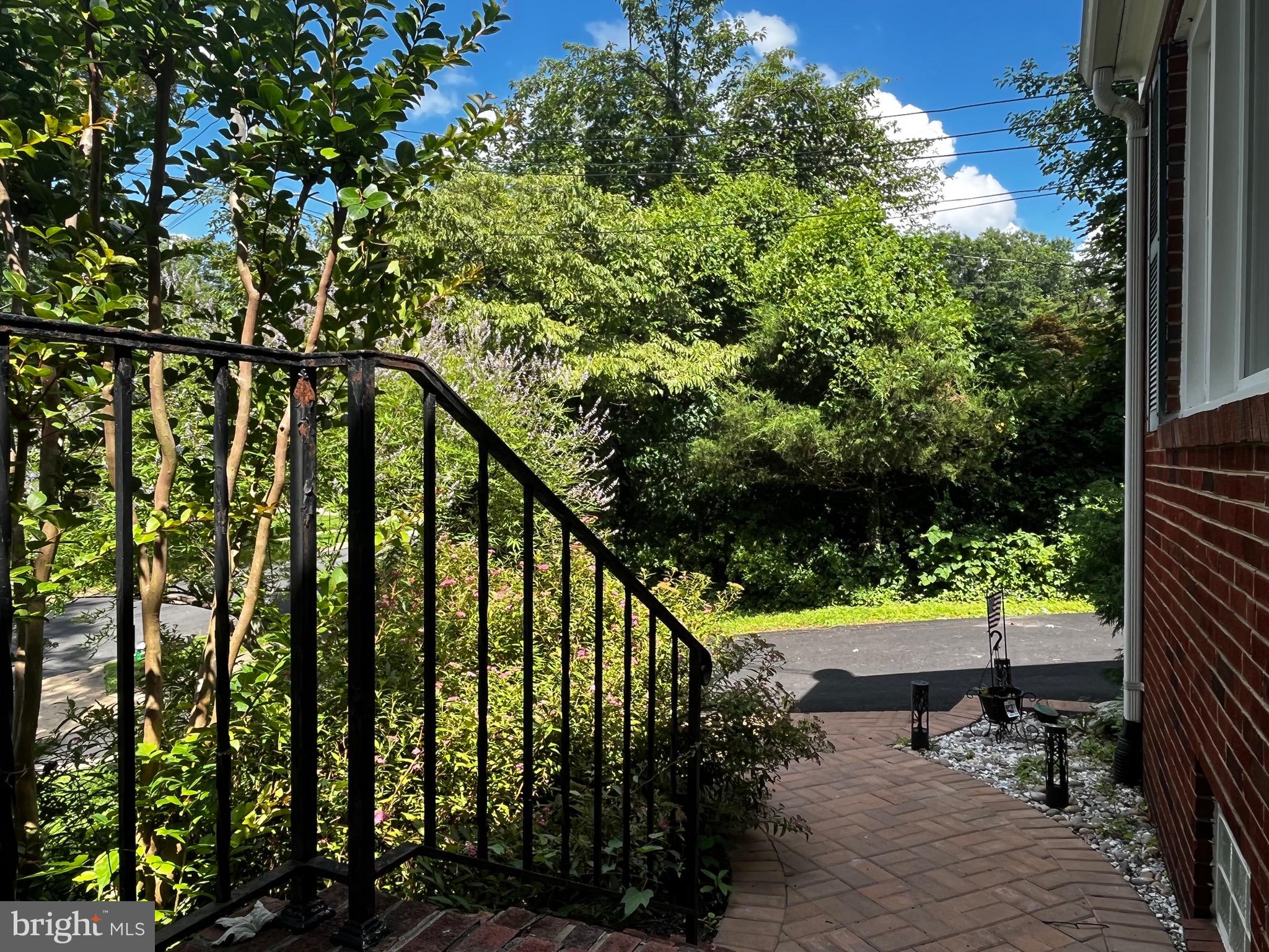 EL NIDO - Residential Lease