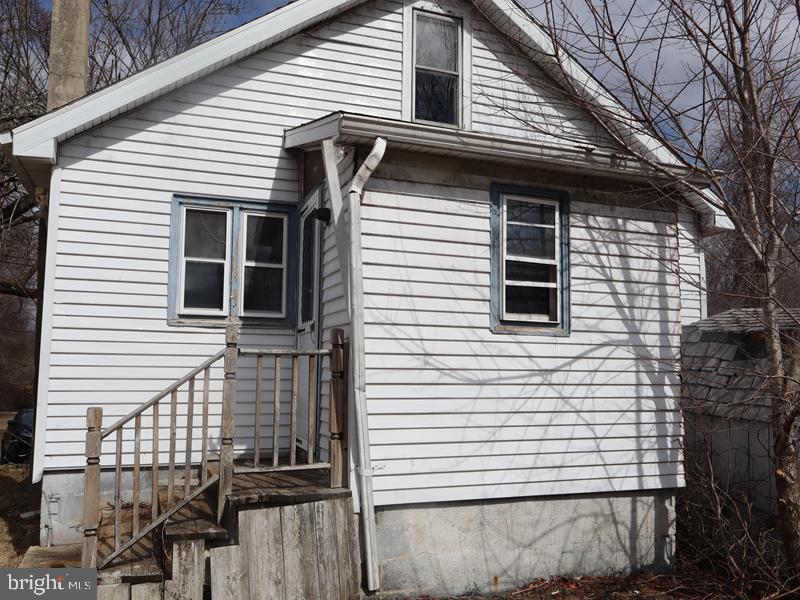352 ROOSEVELT AVENUE