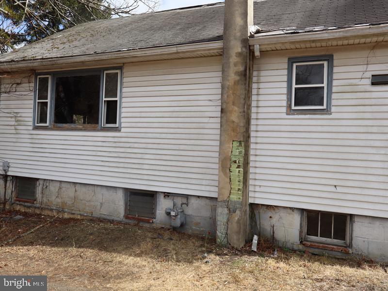 352 ROOSEVELT AVENUE