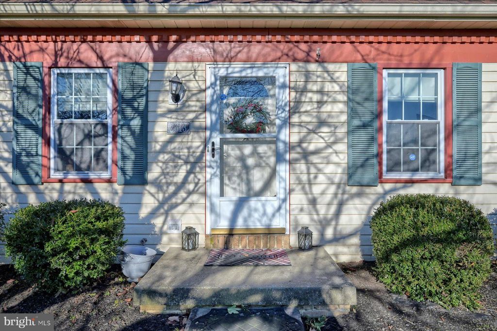 Photo of 2613 NORTHFIELD DR, EAST PETERSBURG, PA 17520 (MLS # PALA2028246)