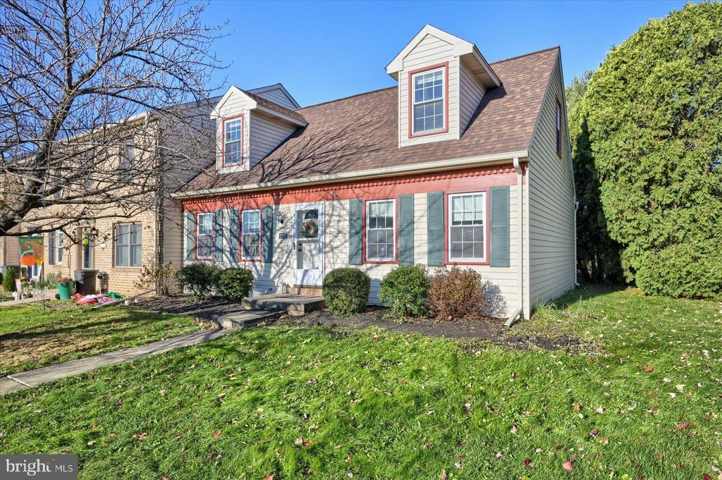 Photo of 2613 NORTHFIELD DR, EAST PETERSBURG, PA 17520 (MLS # PALA2028246)