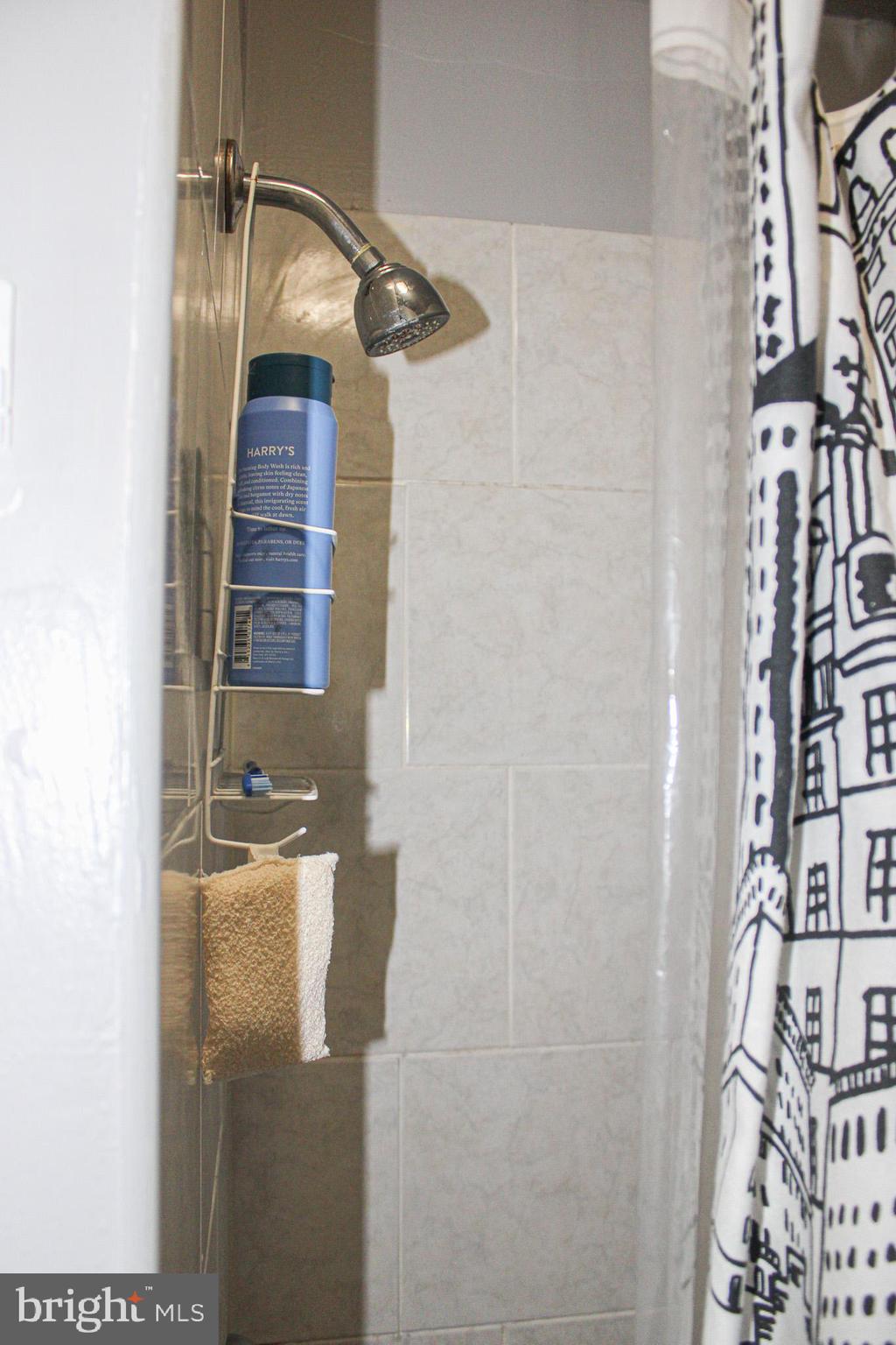 PHILADELPHIA (NORTH) - Residential Lease