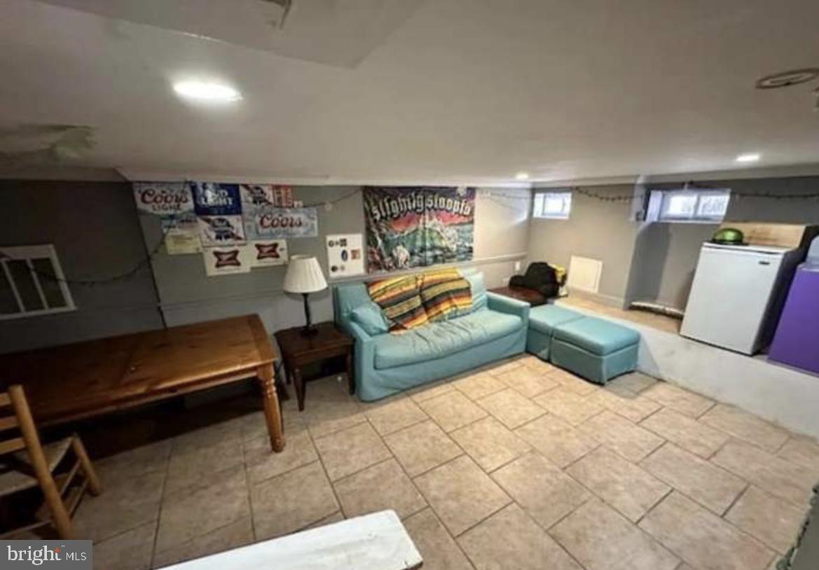 PHILADELPHIA (NORTH) - Residential Lease