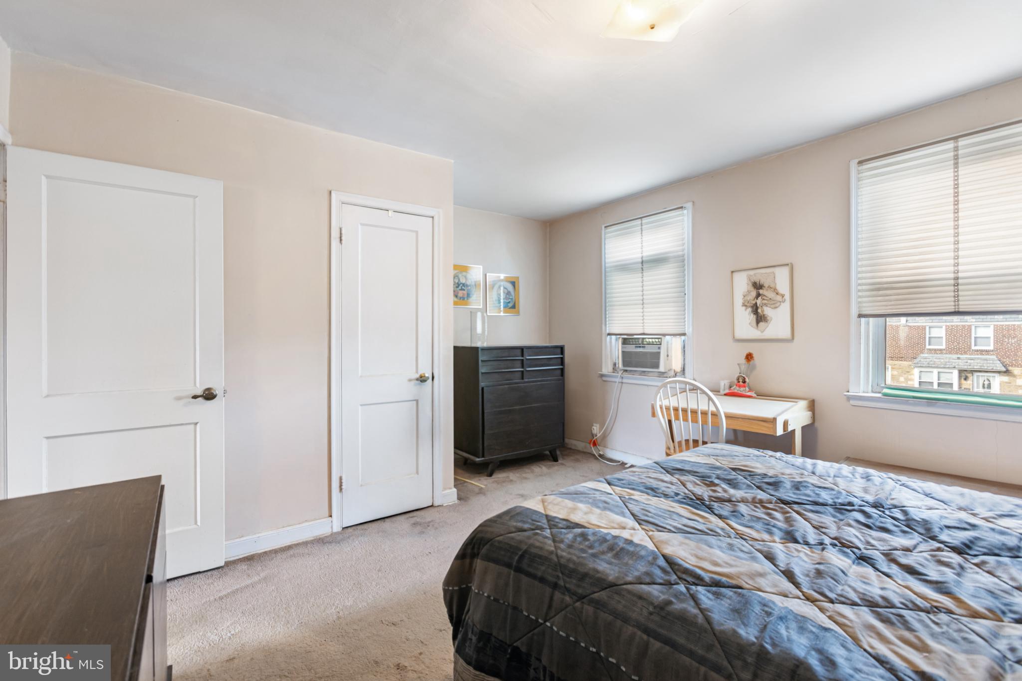 OXFORD CIRCLE - Residential