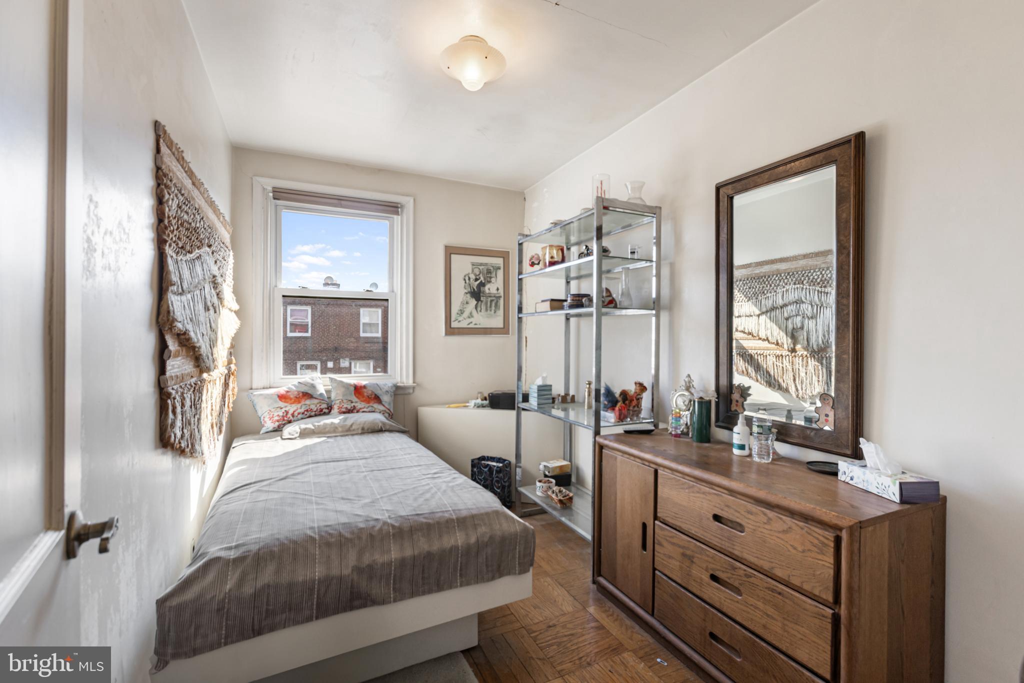 OXFORD CIRCLE - Residential