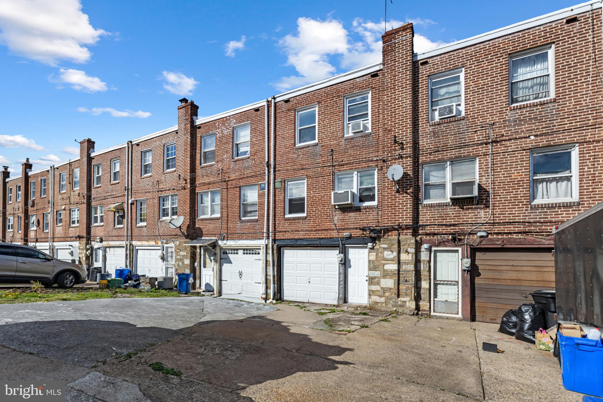 OXFORD CIRCLE - Residential