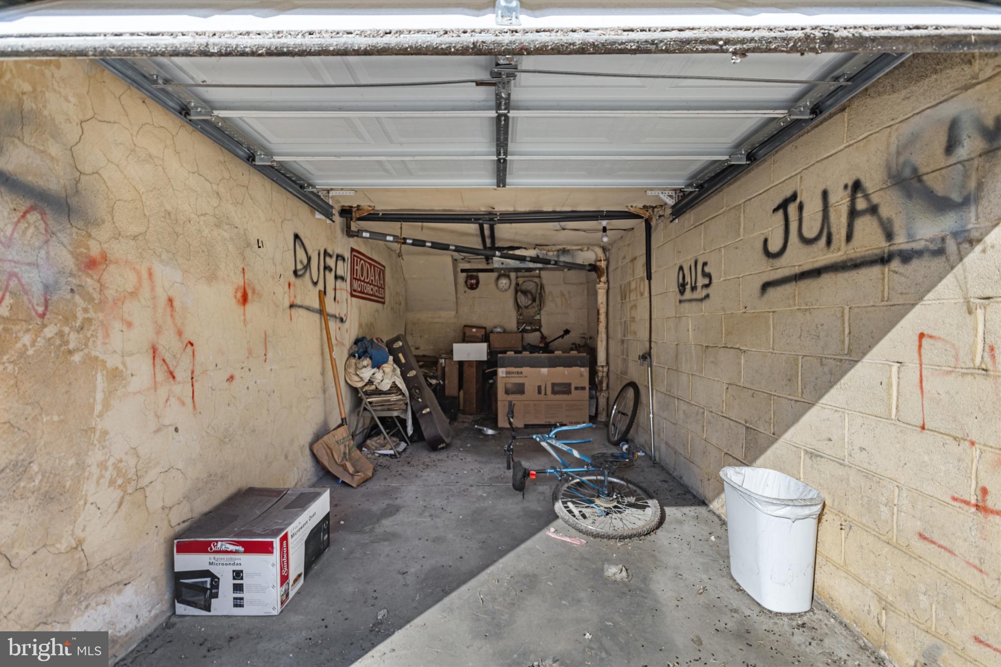 OXFORD CIRCLE - Residential