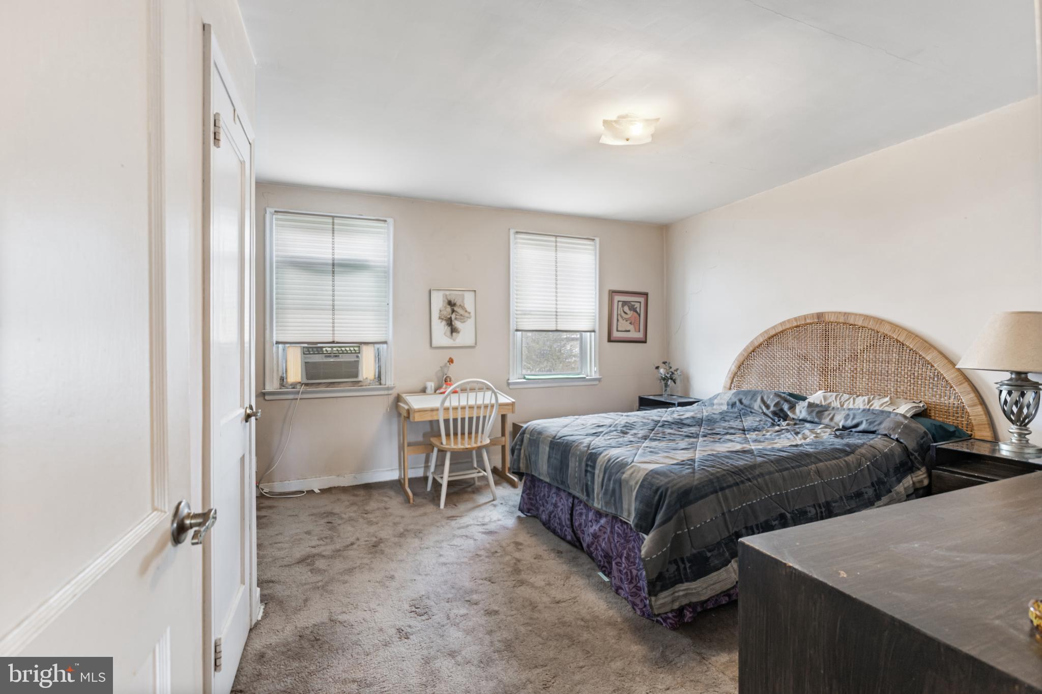 OXFORD CIRCLE - Residential