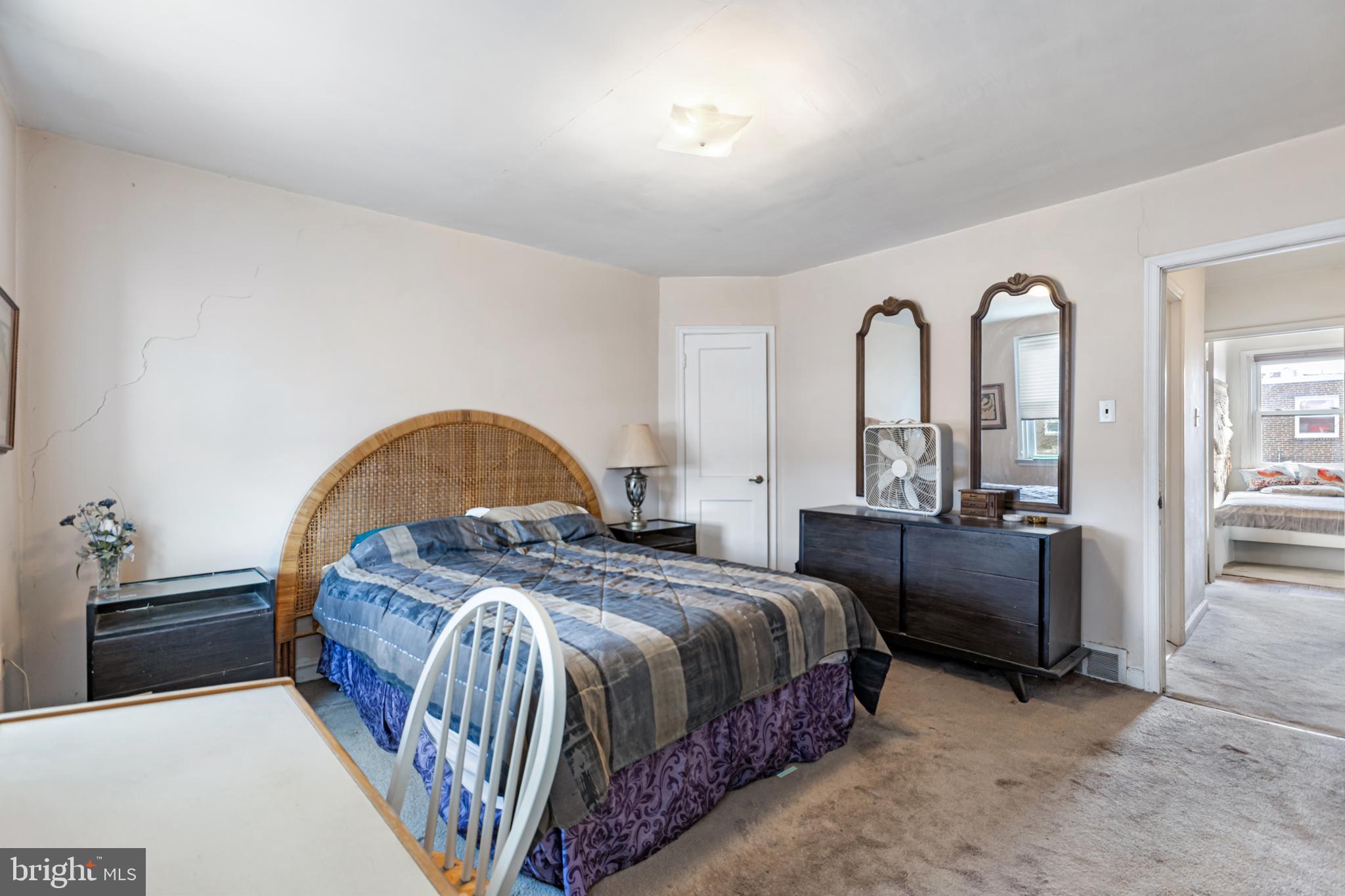 OXFORD CIRCLE - Residential