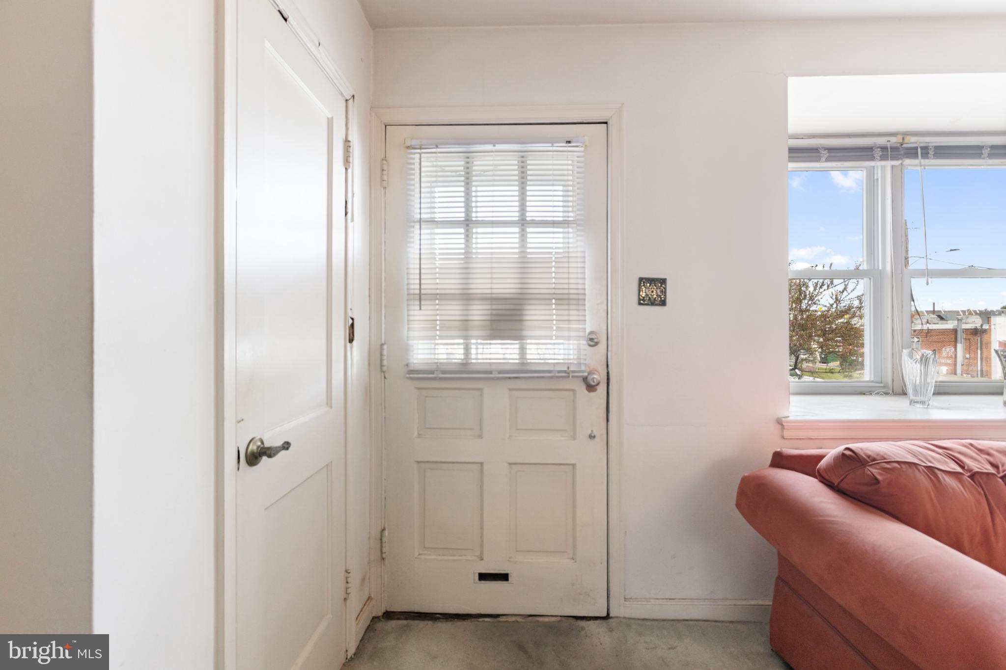 OXFORD CIRCLE - Residential