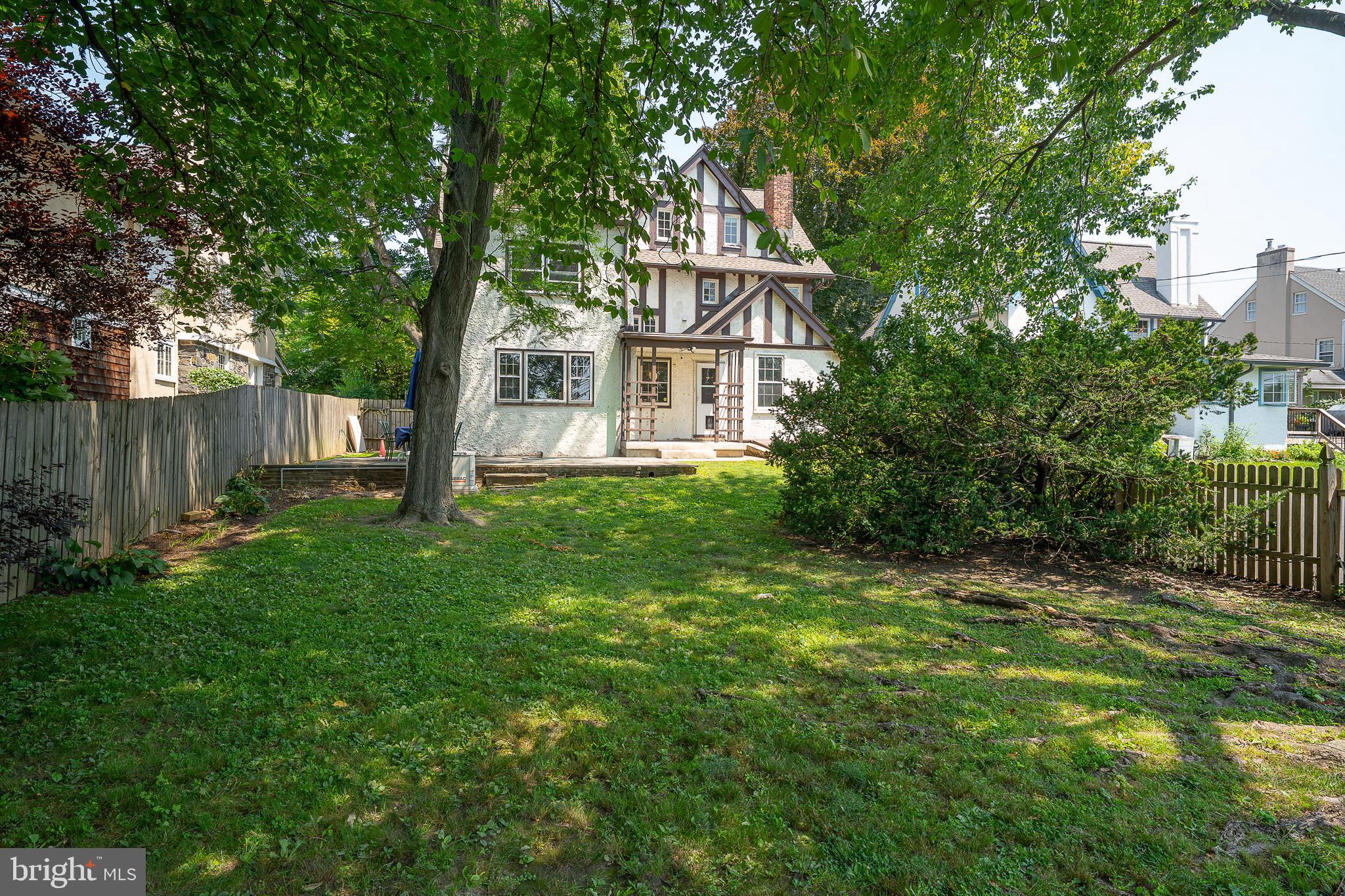 282 HATHAWAY LANE