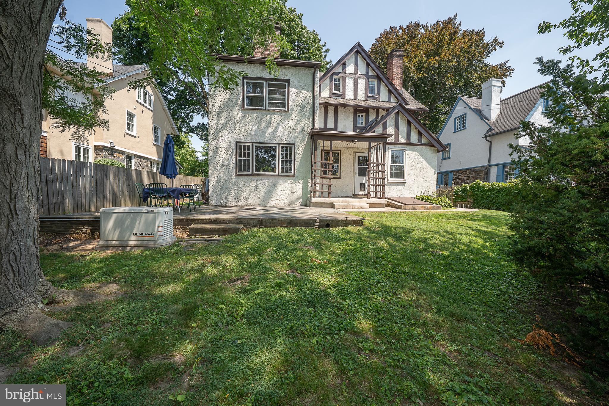 282 HATHAWAY LANE
