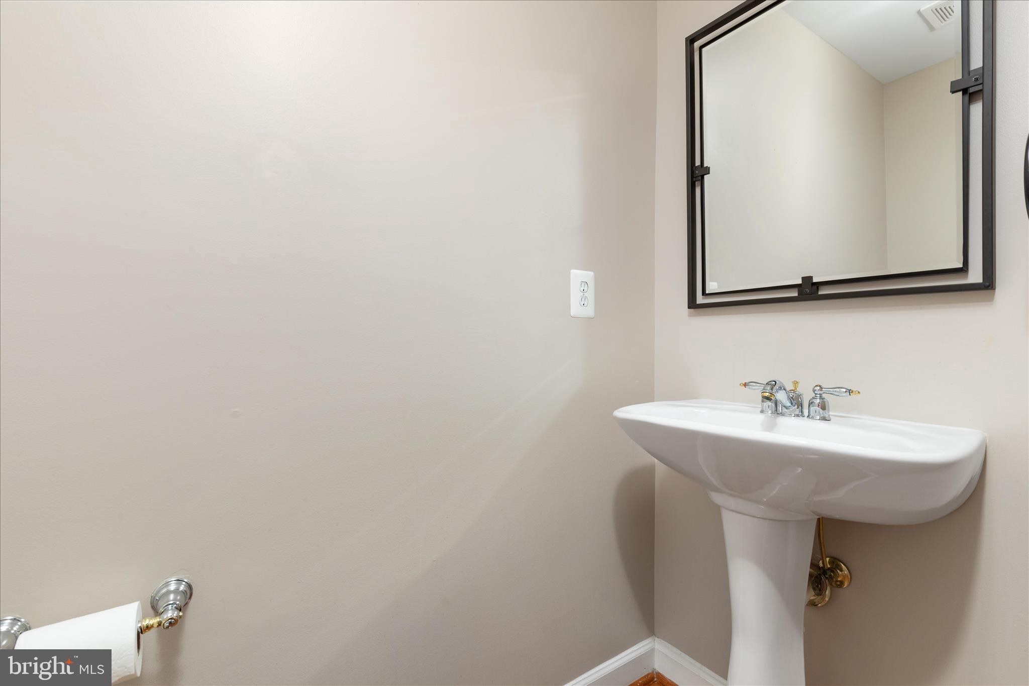 RIVER CREEK - Residential Lease