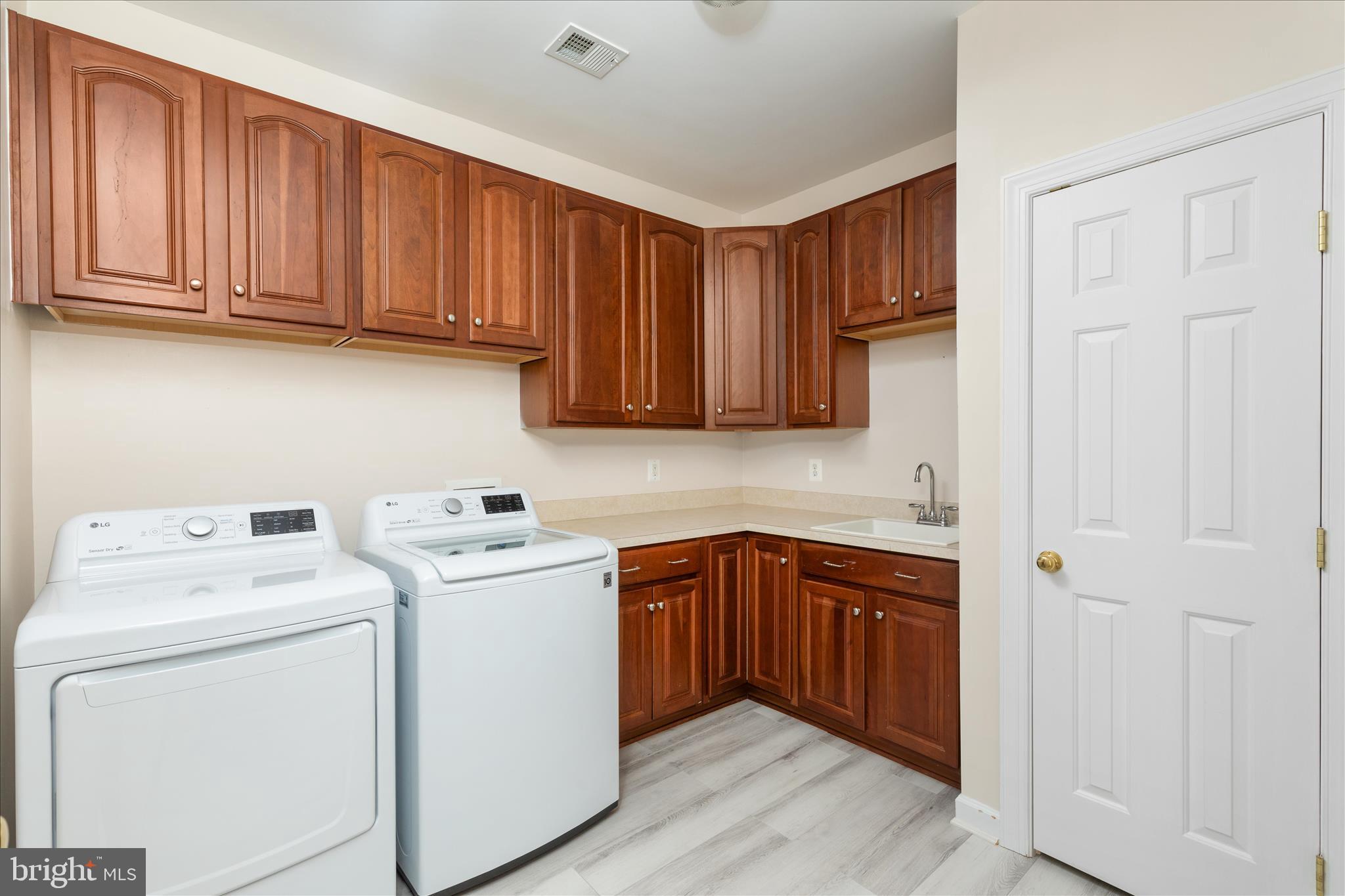 RIVER CREEK - Residential Lease