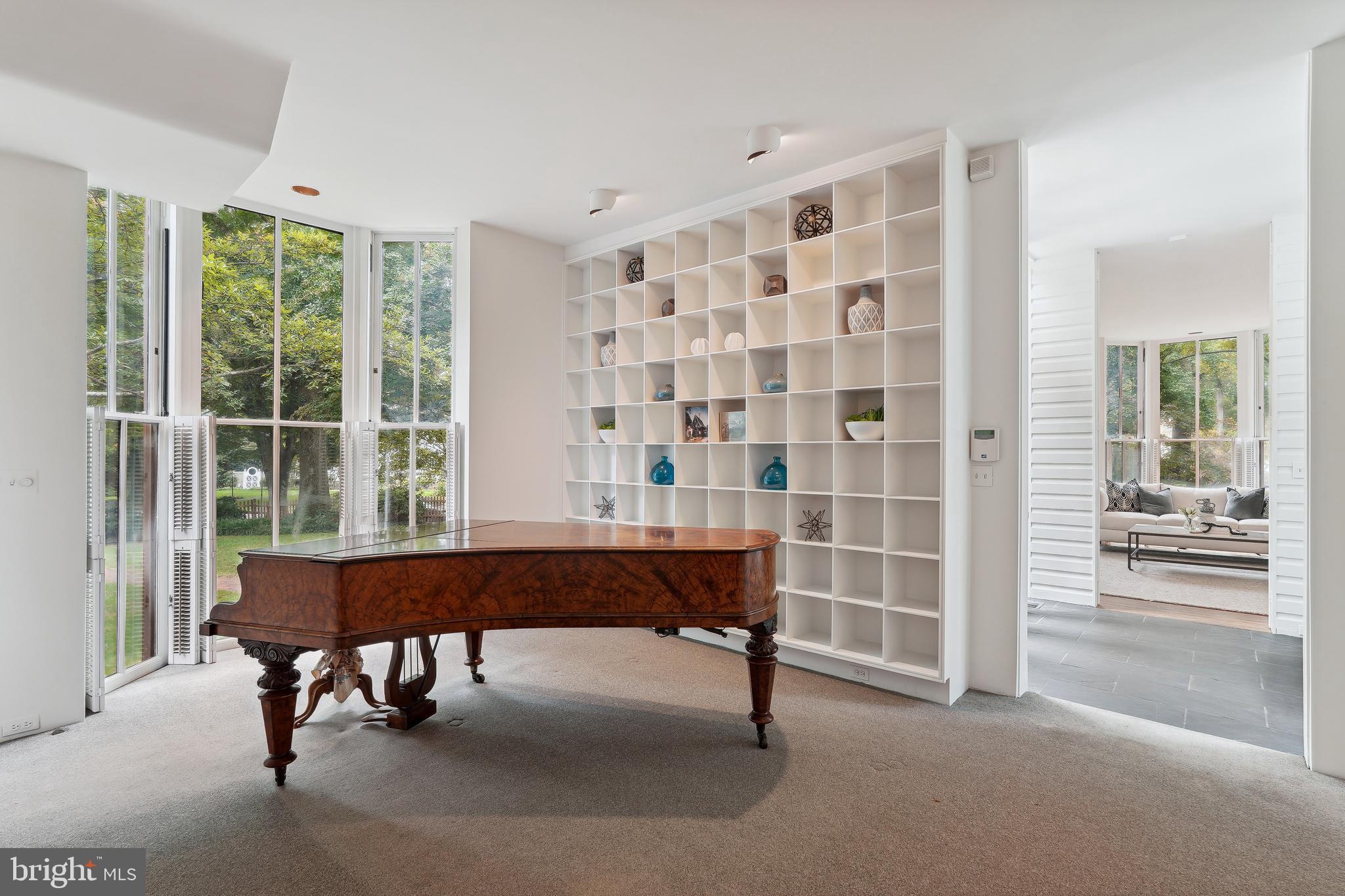 CHEVY CHASE VILLAGE - Residential