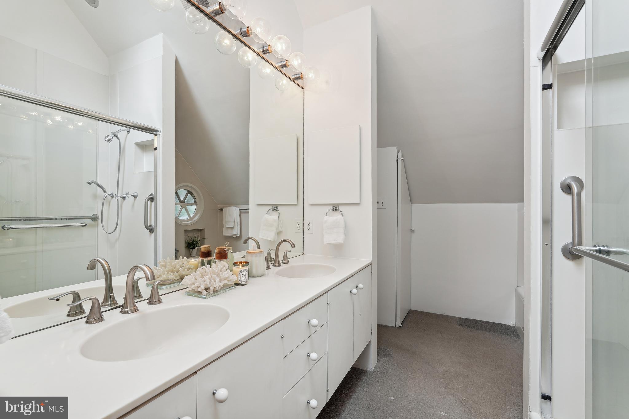 CHEVY CHASE VILLAGE - Residential