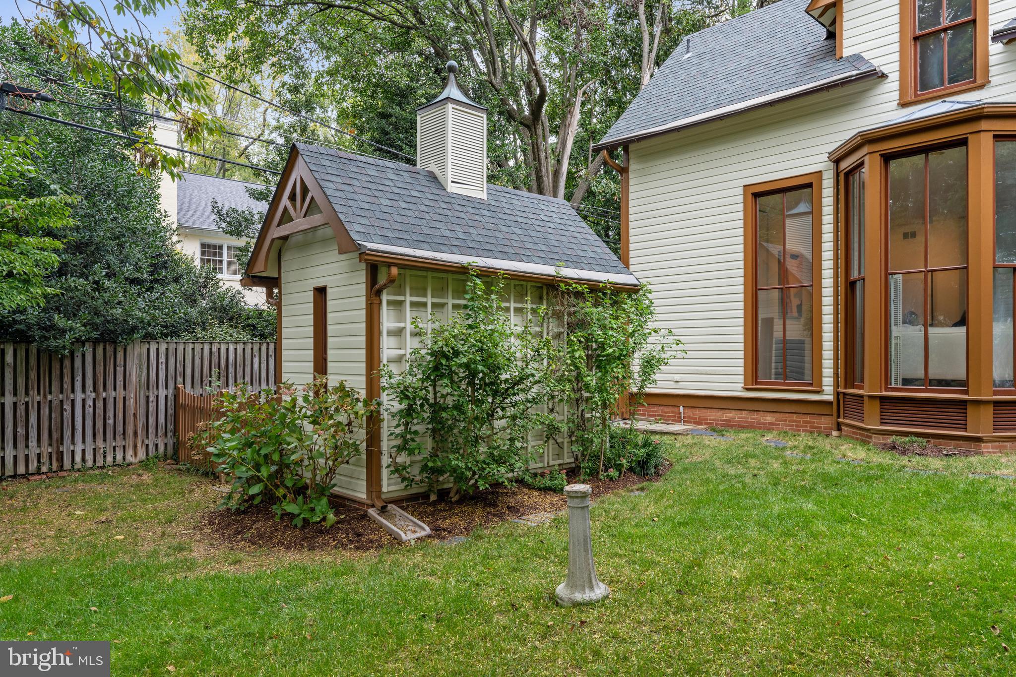 CHEVY CHASE VILLAGE - Residential