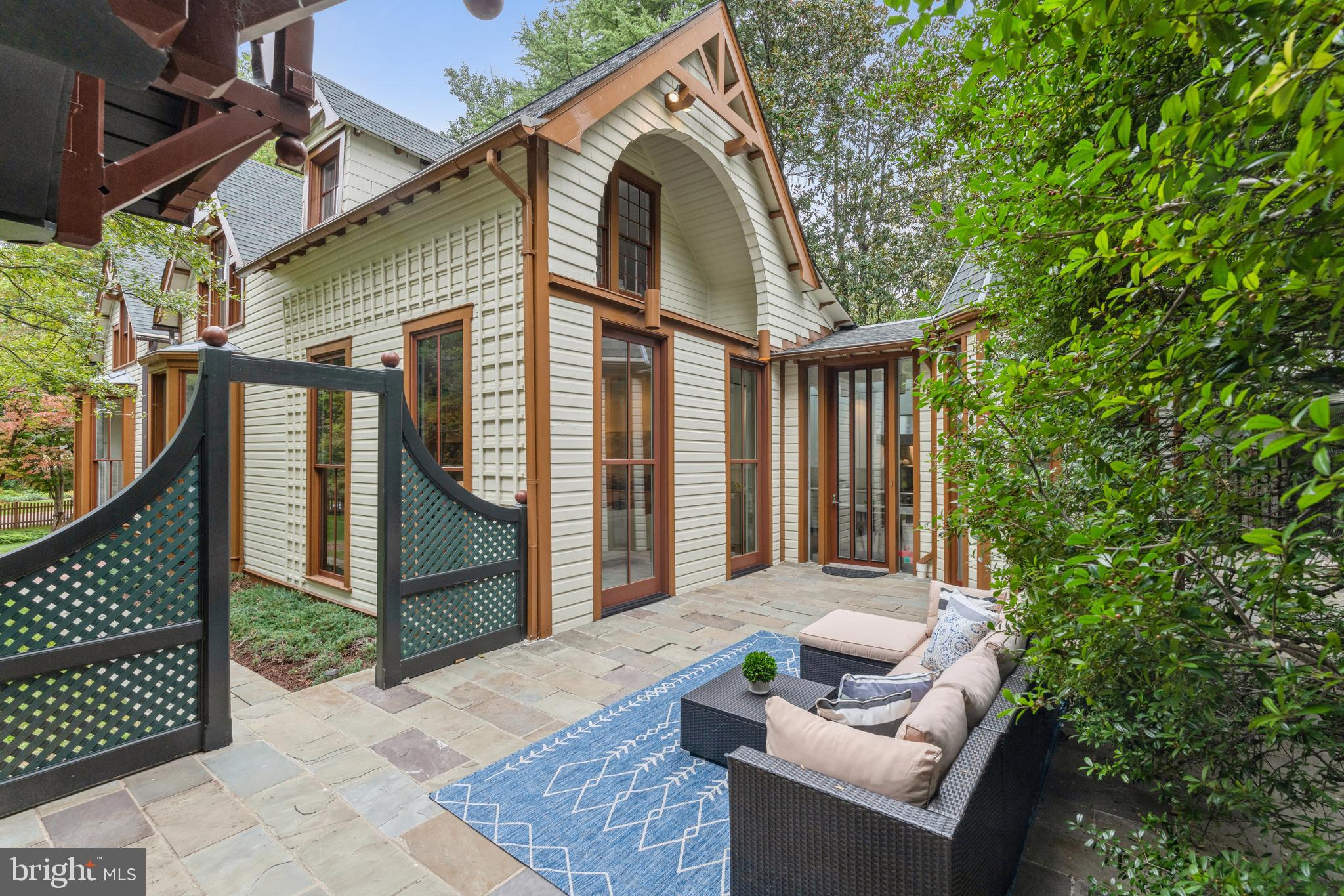 CHEVY CHASE VILLAGE - Residential