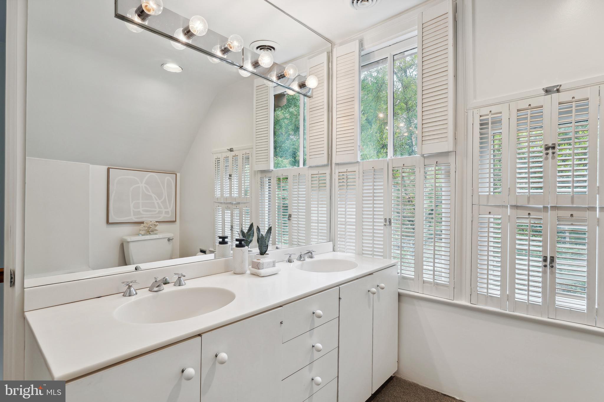 CHEVY CHASE VILLAGE - Residential