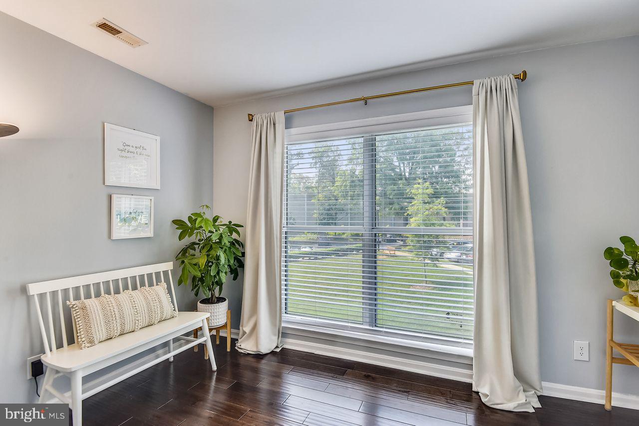 FOUR WINDS AT OAKTON - Residential