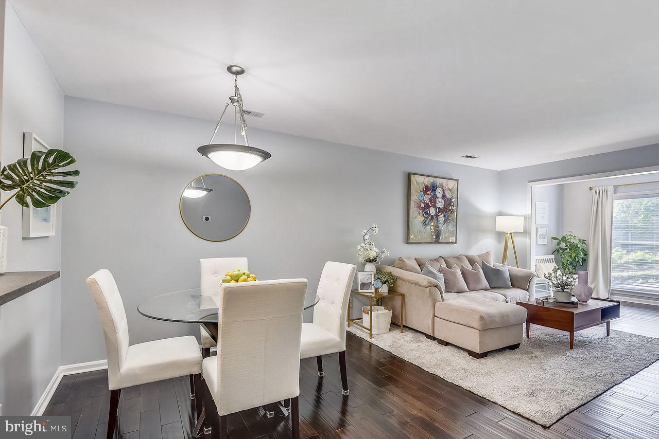 FOUR WINDS AT OAKTON - Residential