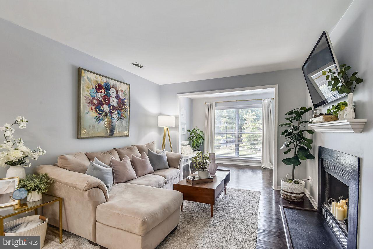 FOUR WINDS AT OAKTON - Residential