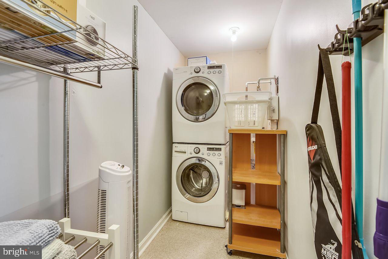 FOUR WINDS AT OAKTON - Residential