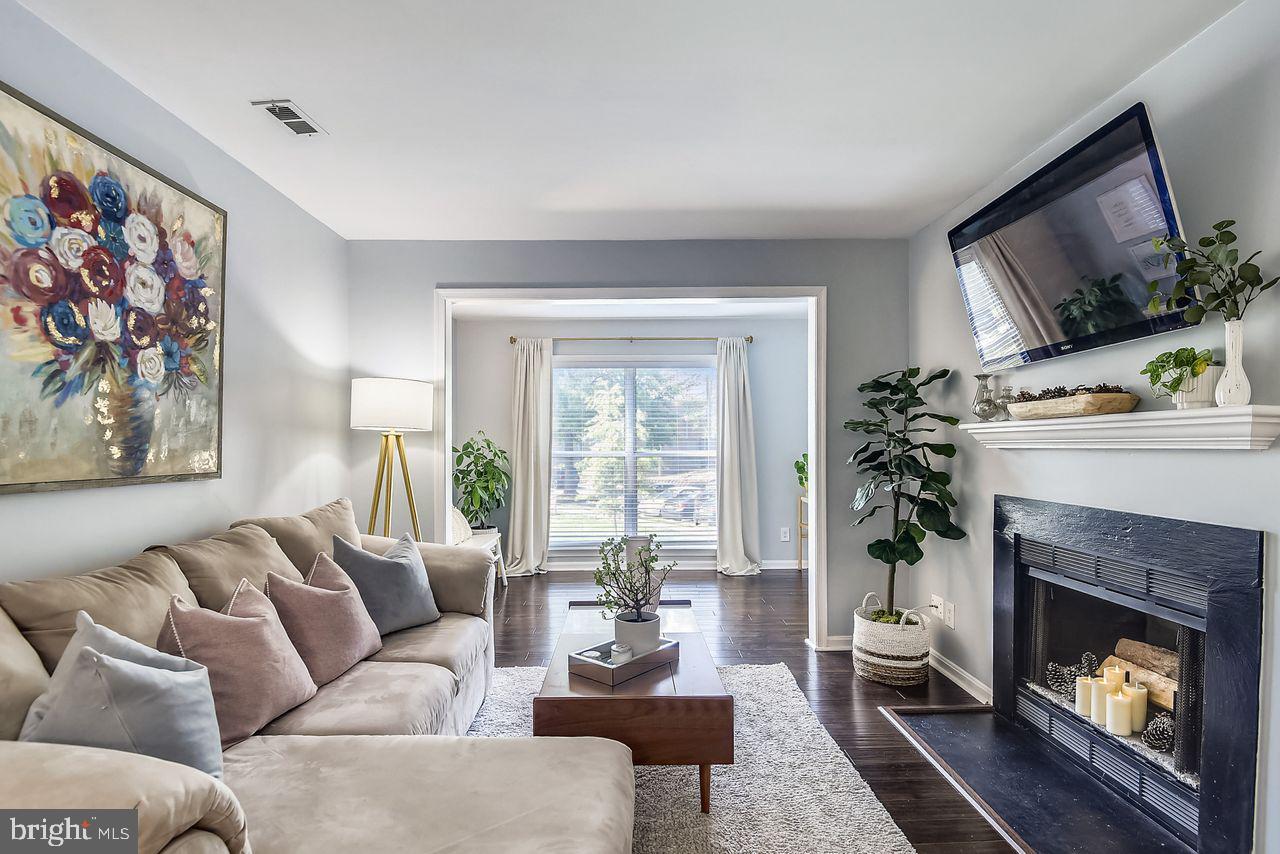 FOUR WINDS AT OAKTON - Residential