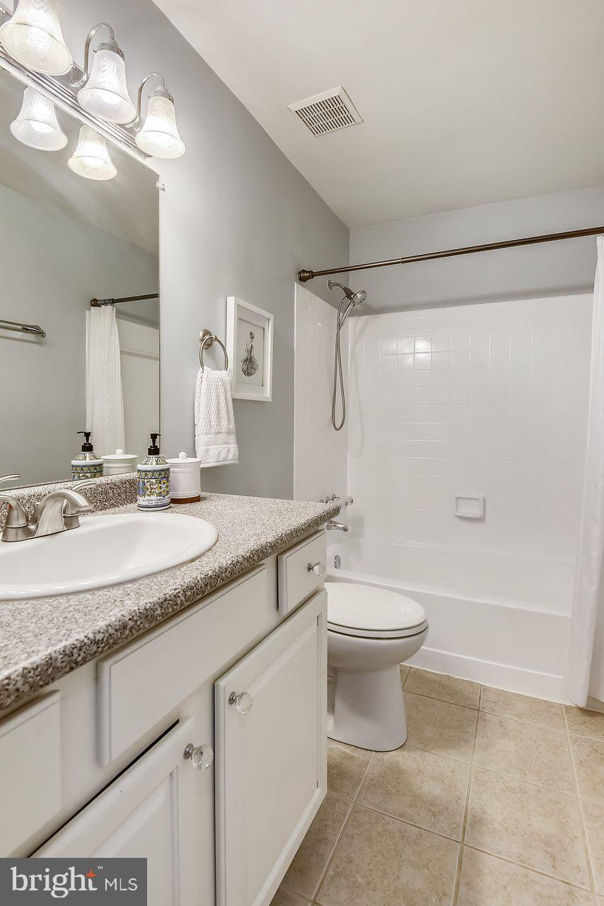 FOUR WINDS AT OAKTON - Residential