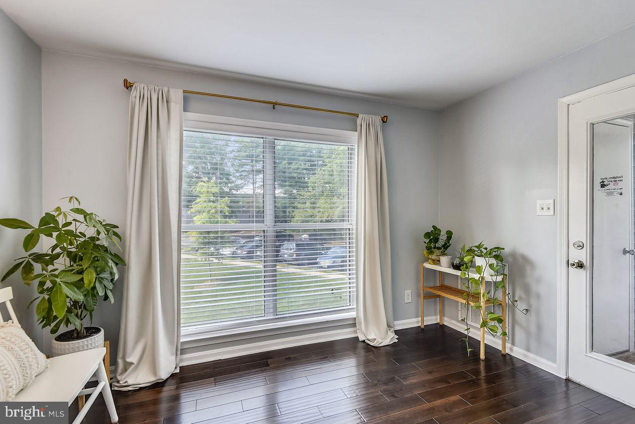 FOUR WINDS AT OAKTON - Residential