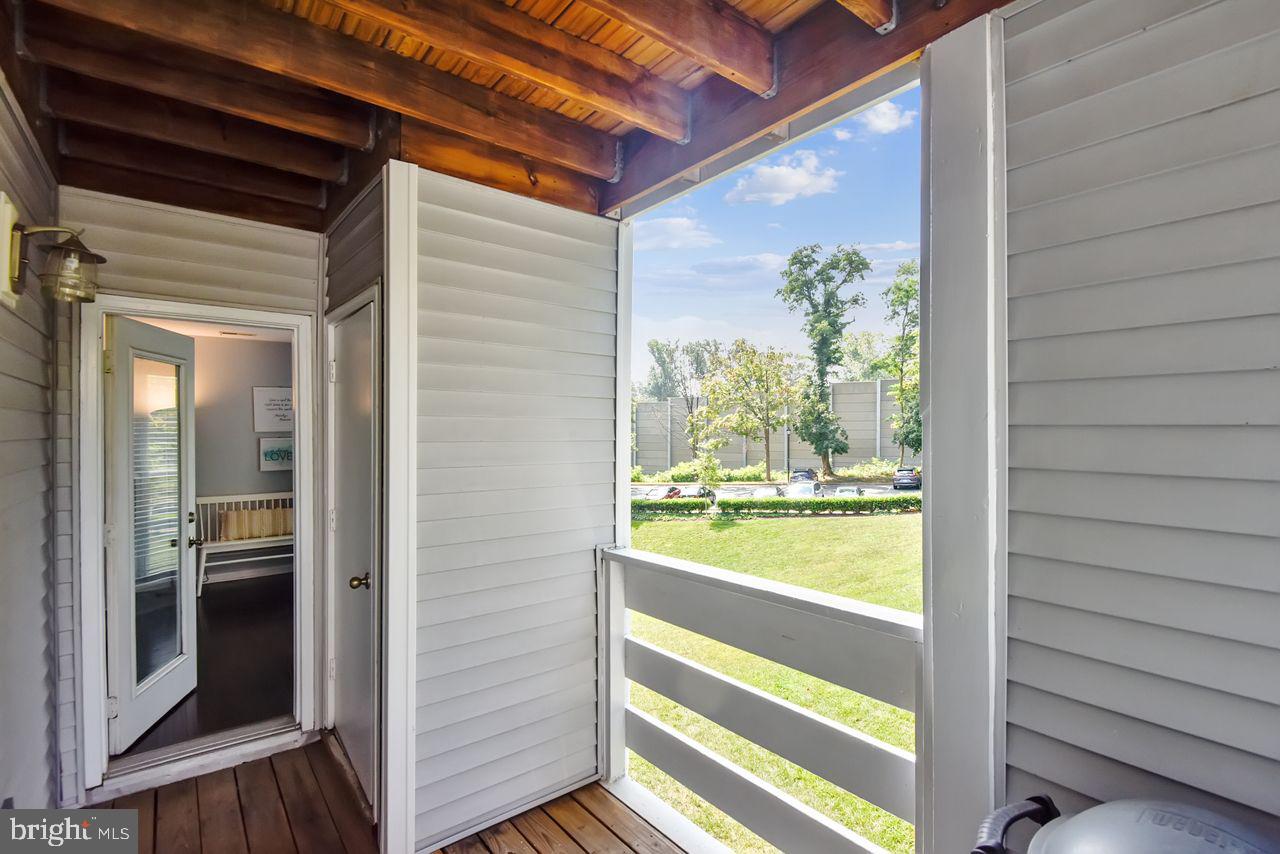 FOUR WINDS AT OAKTON - Residential