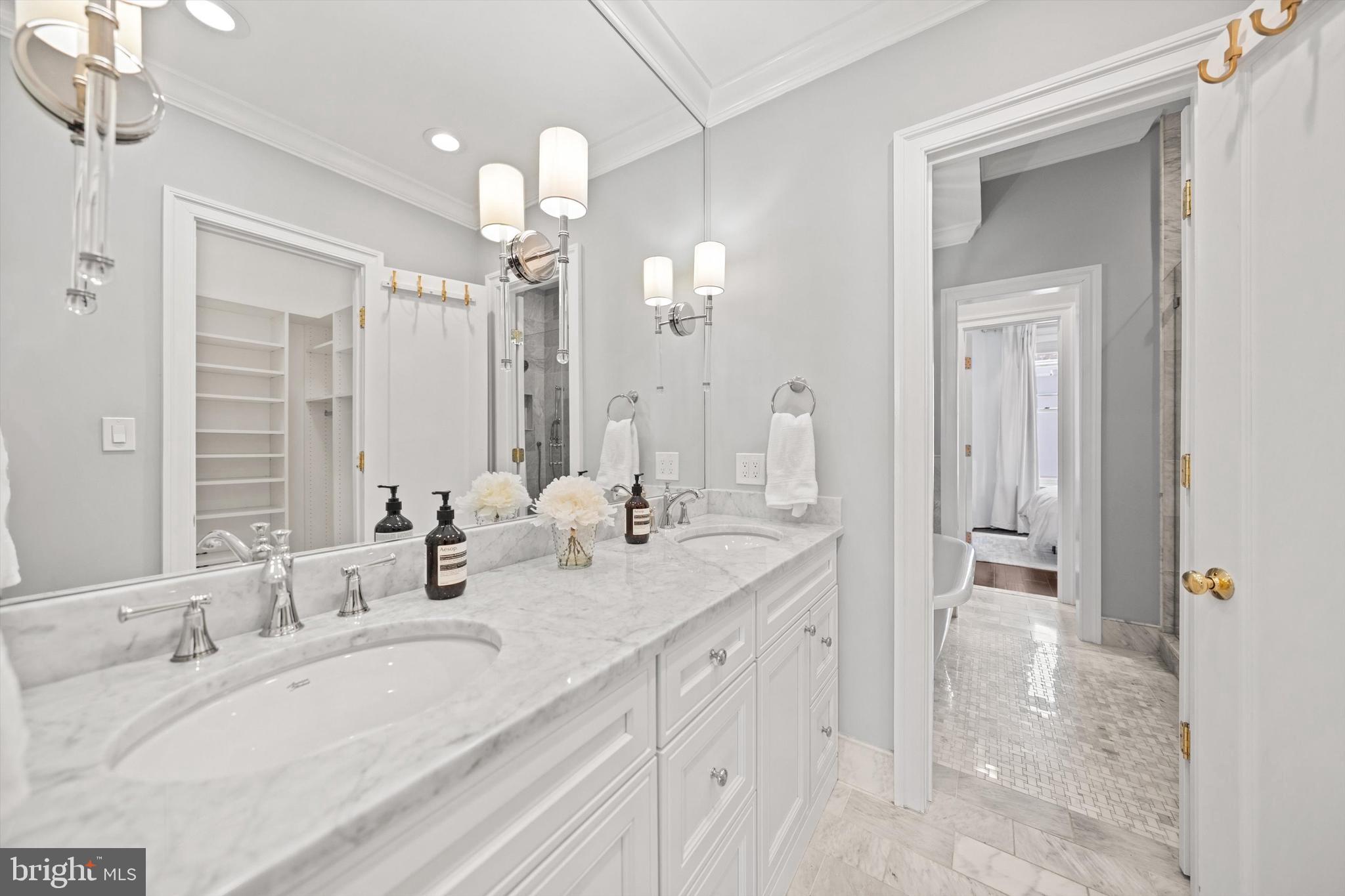 DUPONT CIRCLE - Residential