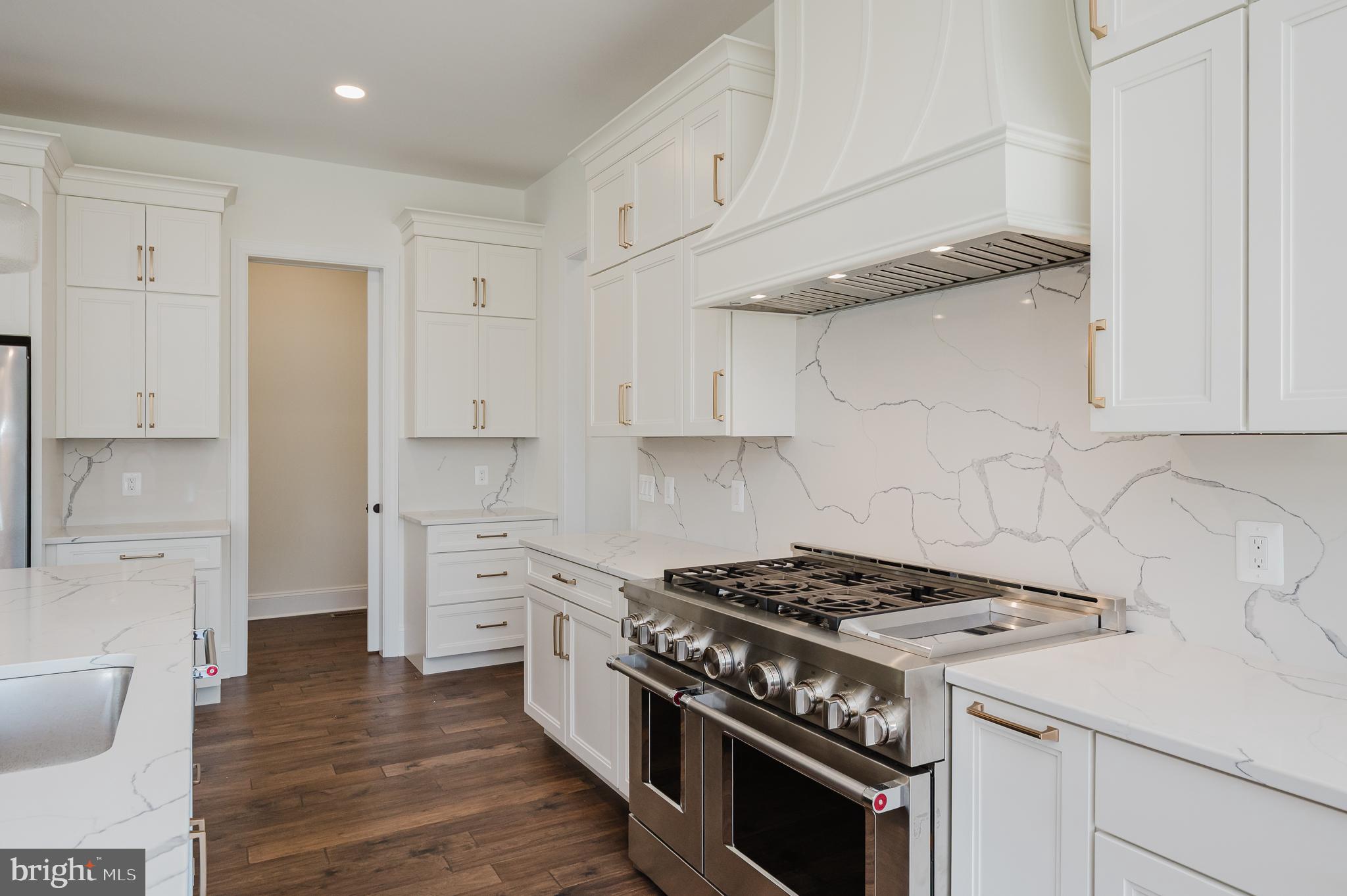 TALL OAKS MANOR - Residential