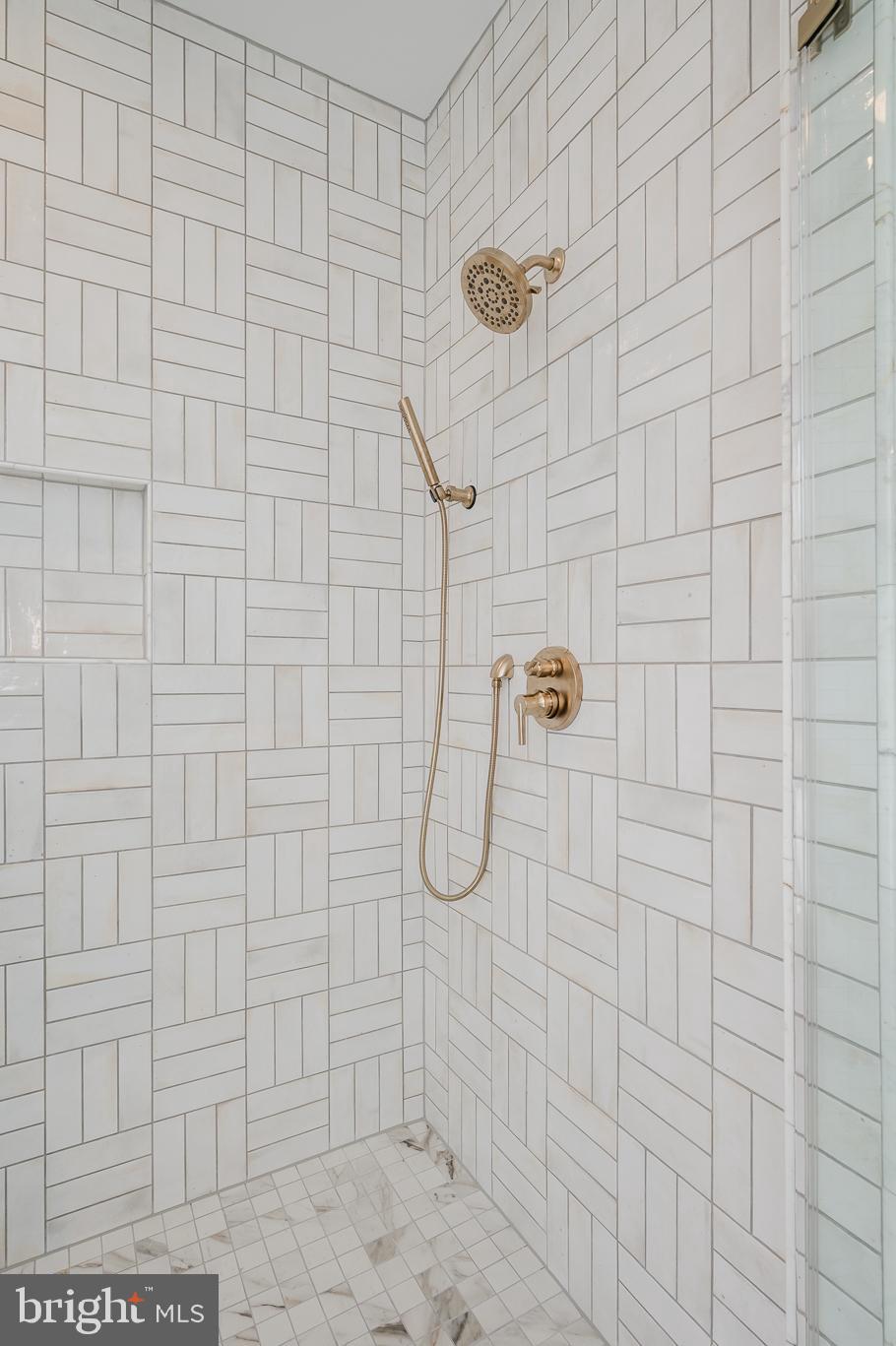 TALL OAKS MANOR - Residential