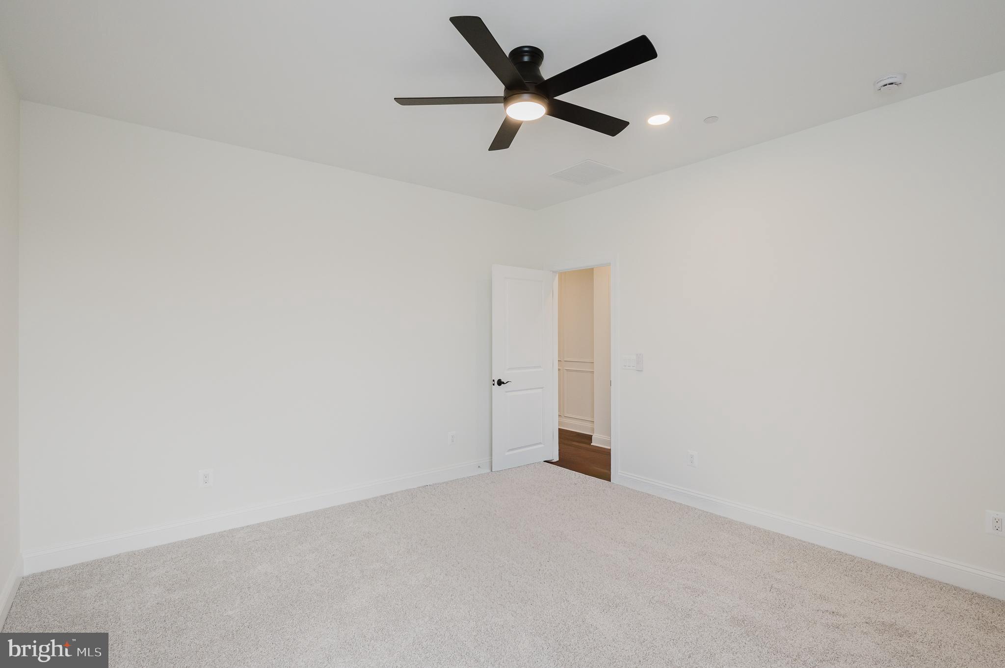 TALL OAKS MANOR - Residential