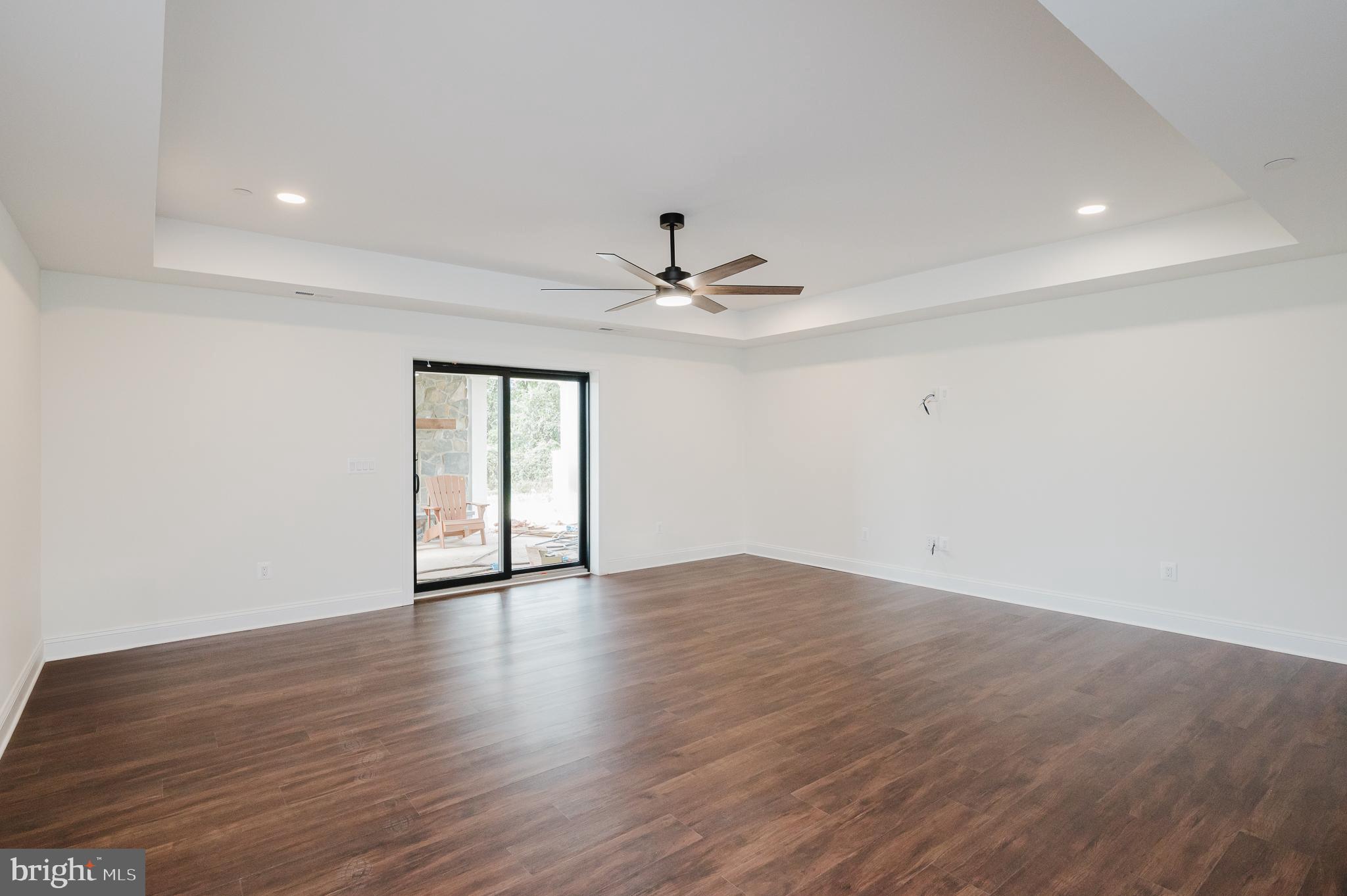 TALL OAKS MANOR - Residential