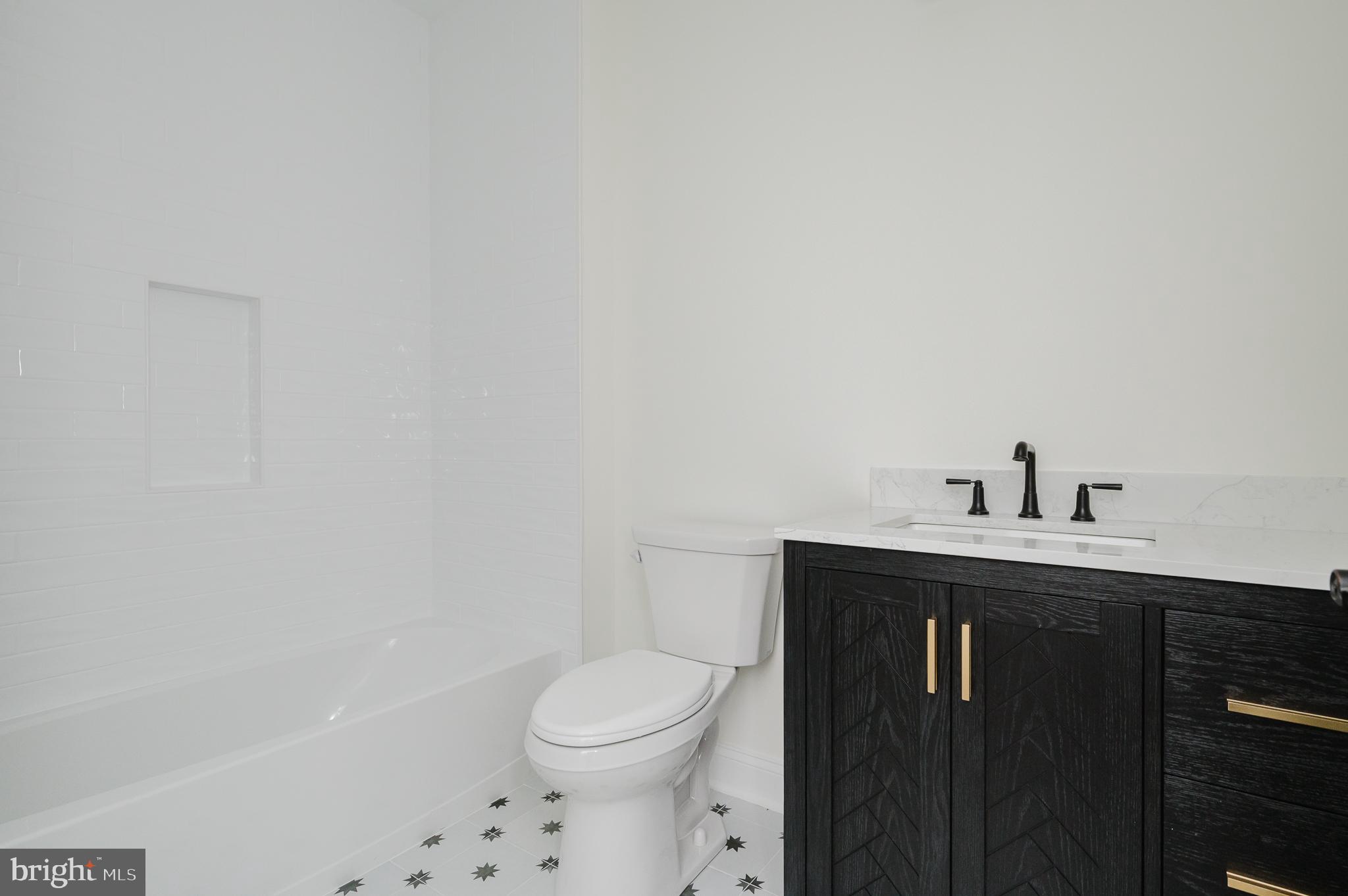 TALL OAKS MANOR - Residential