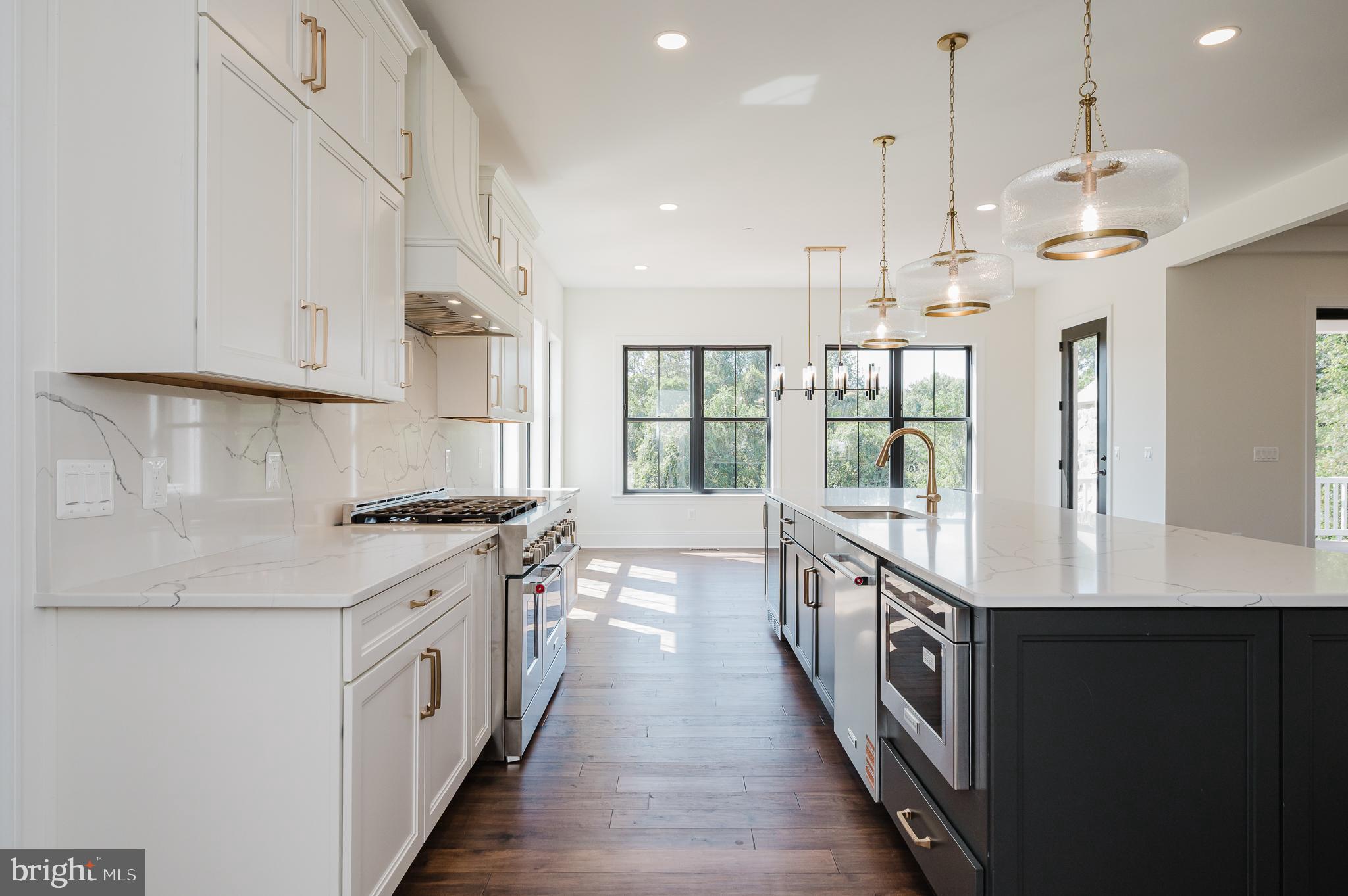 TALL OAKS MANOR - Residential