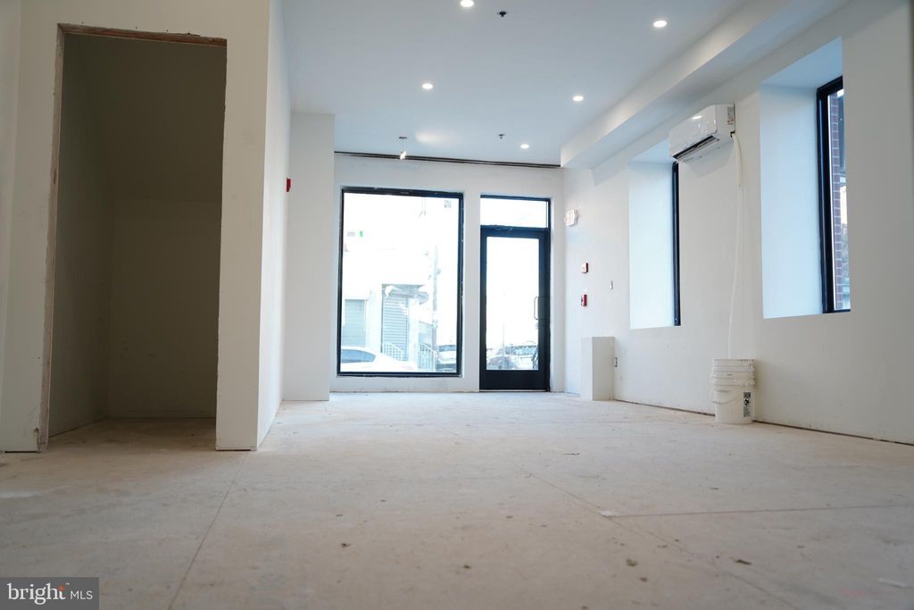 Photo of 2001 S 10th Street, PHILADELPHIA, PA 19148 (MLS # PAPH2577292)