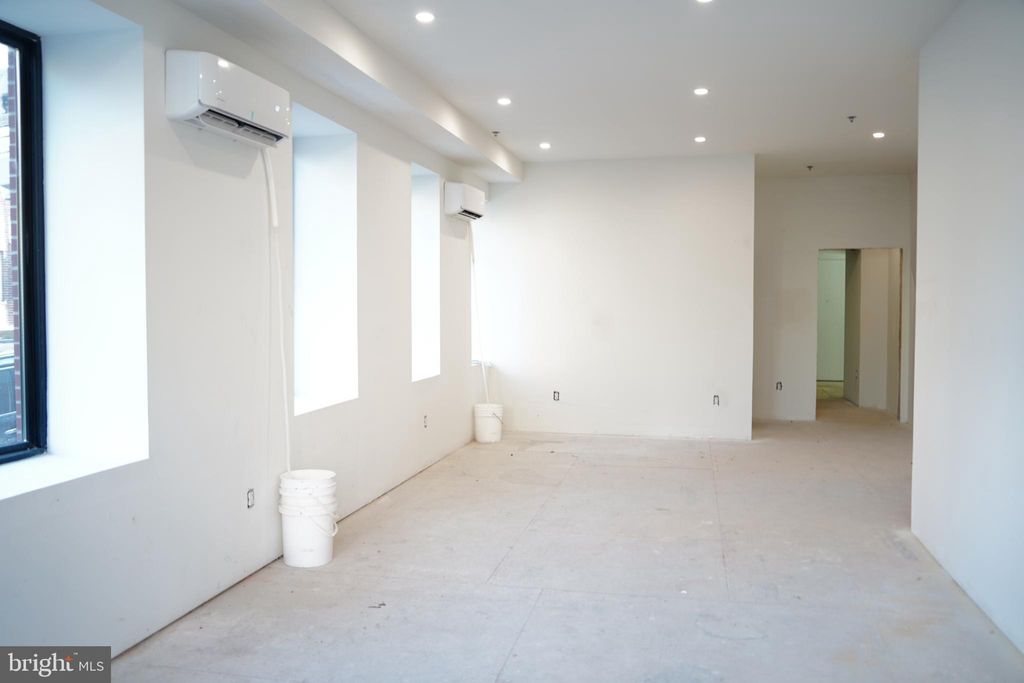 Photo of 2001 S 10th Street, PHILADELPHIA, PA 19148 (MLS # PAPH2577292)