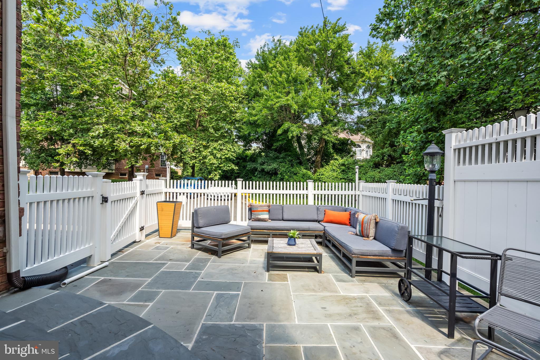 BRIARWOOD TRACE - Residential Lease