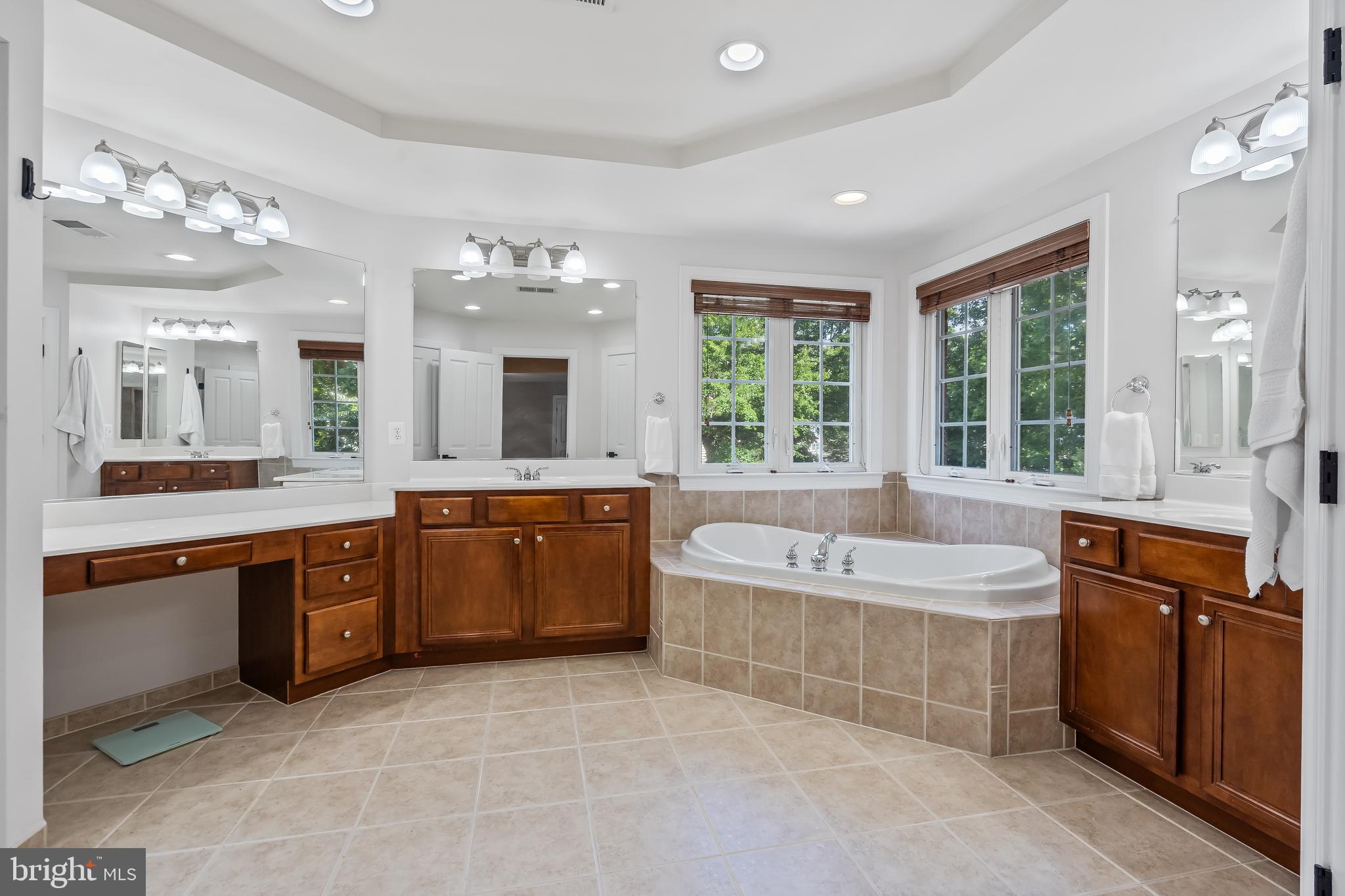 BRIARWOOD TRACE - Residential Lease