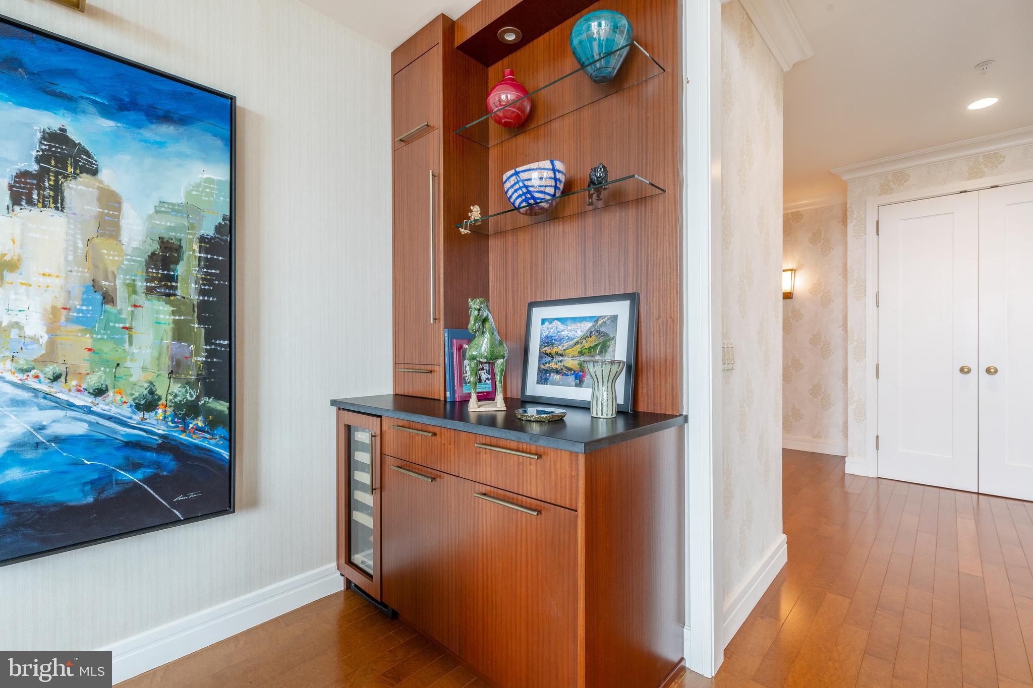 AVENUE OF THE ARTS - Residential