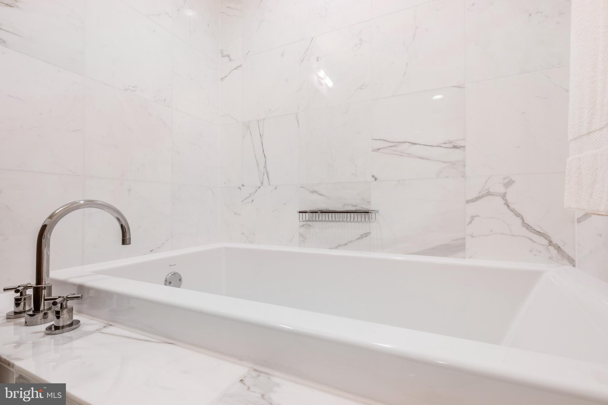 AVENUE OF THE ARTS - Residential