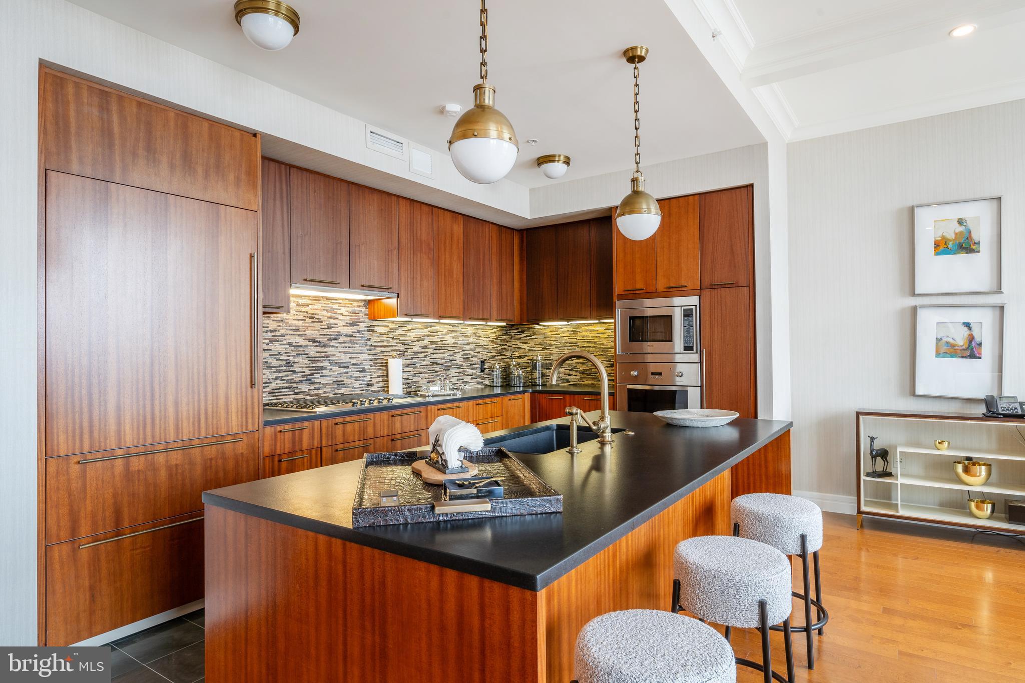 AVENUE OF THE ARTS - Residential