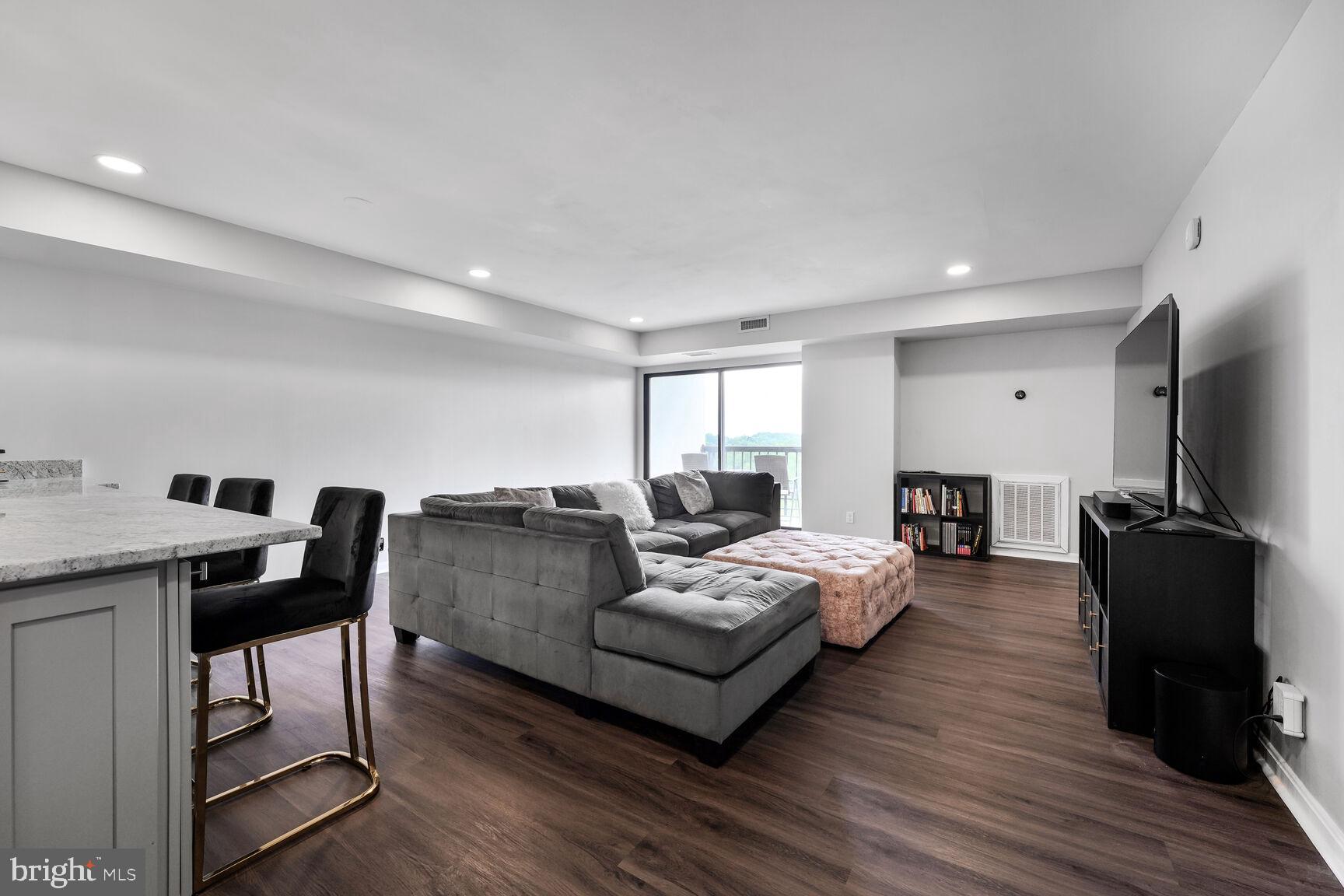 3800 POWELL LANE 1129