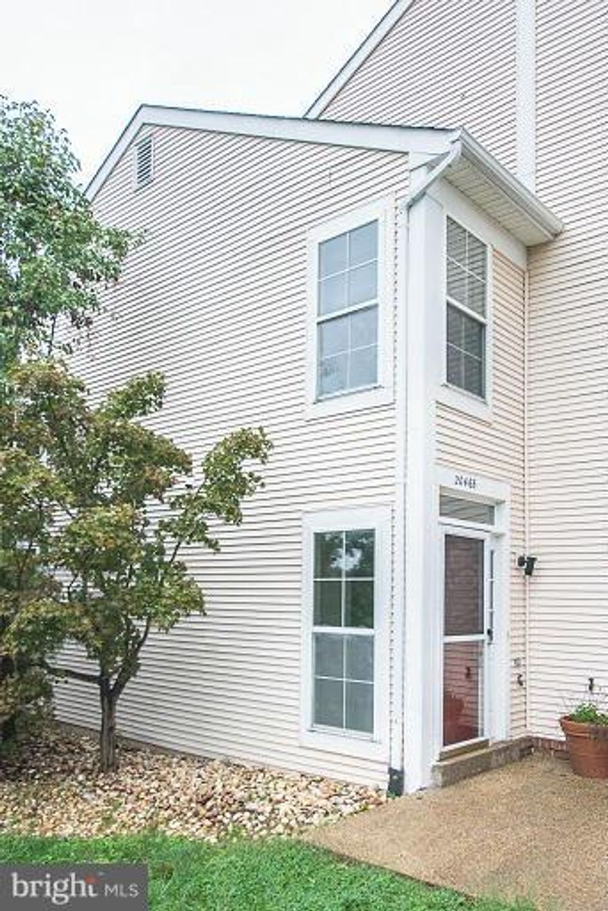 Gorgeous 2LVL, 3BD, 2.5BA End Unit Townhome in Ashburn. Hardwood floors throughout ML. Tons of windows. Ktch has island & plenty of countertop/cabinet space. MST BD has walk-in closet. MST BA & 2nd Full BA recently updated w/ custom tile work. 2nd & 3rd BD spacious w/ closets. Backyard has brick patio & backs to common grounds. HOA offers Sports Pavilions, pools, tot lots, etc. Close to major rds