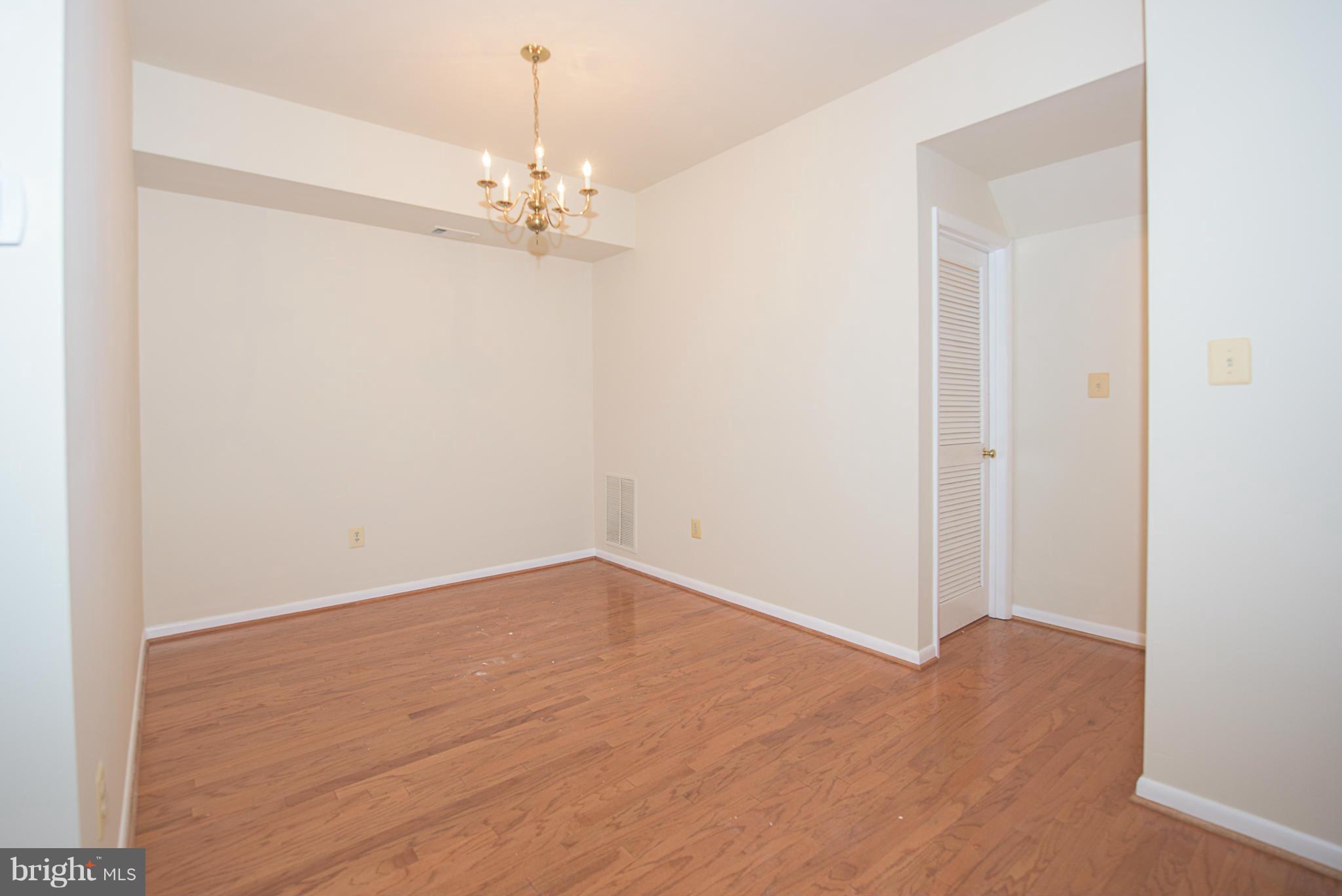 ASHBURN VILLAGE - Residential Lease