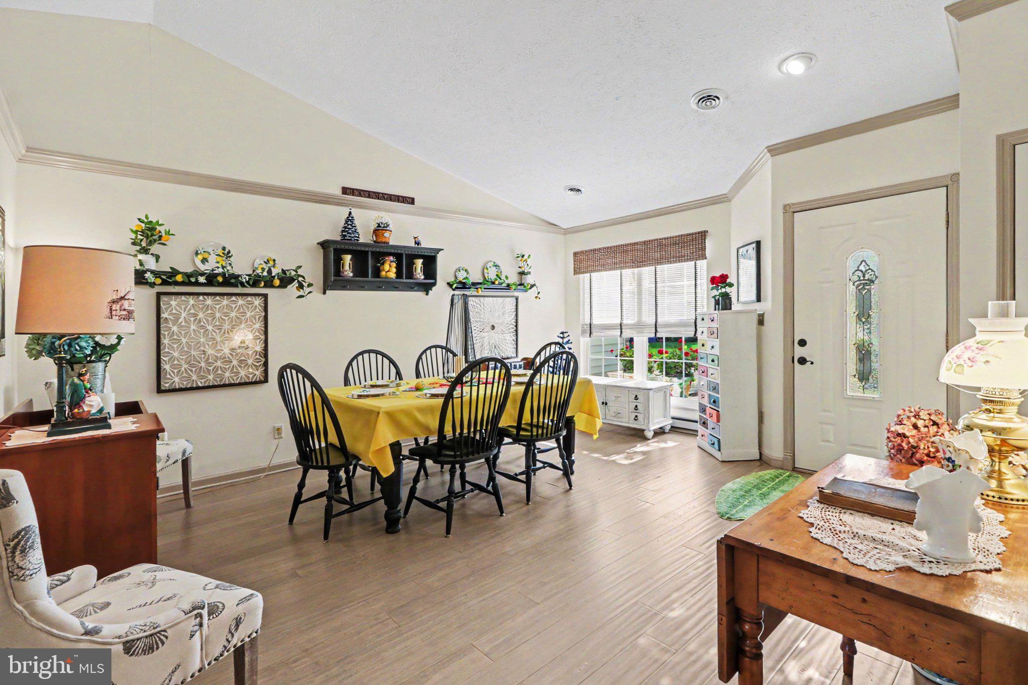 39 GREENSPRING DRIVE